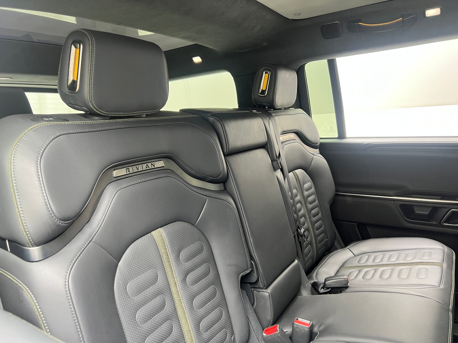Thumbnail: 2023 Rivian R1S - 5