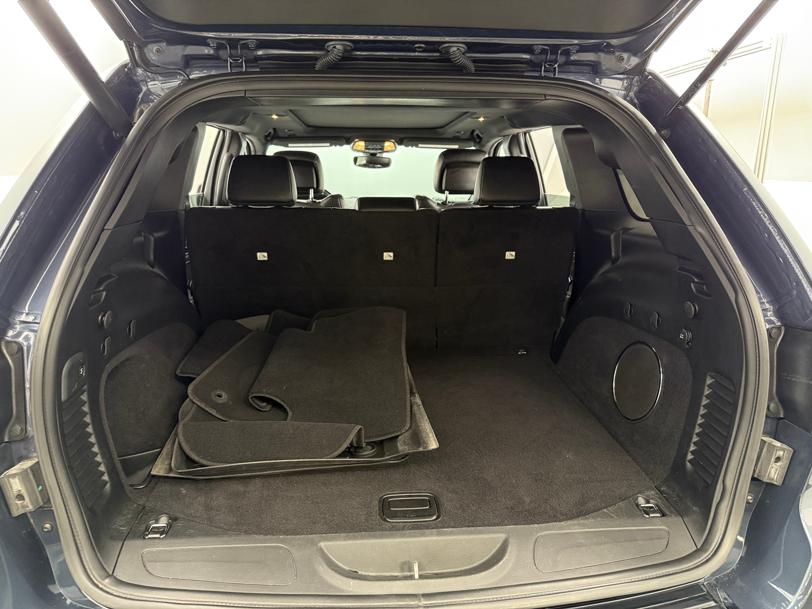 Thumbnail: 2020 Jeep Grand Cherokee - 6