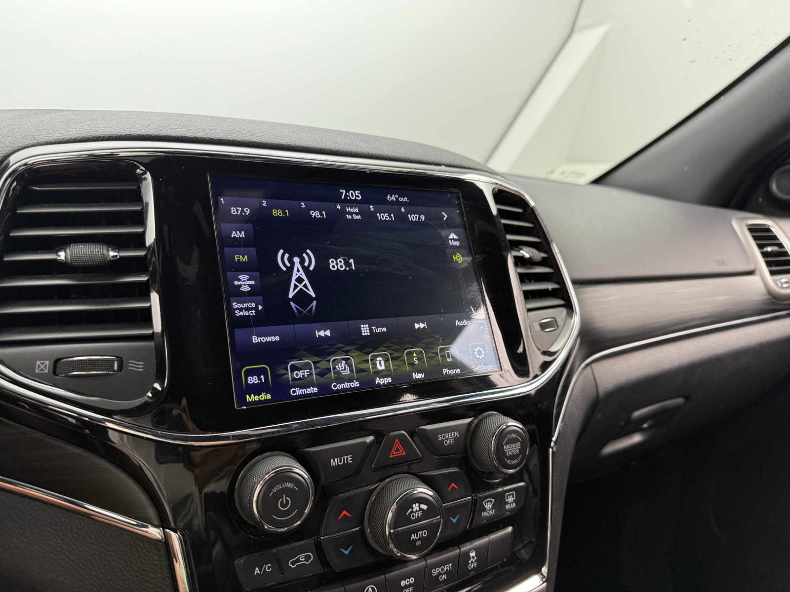 Thumbnail: 2020 Jeep Grand Cherokee - 3