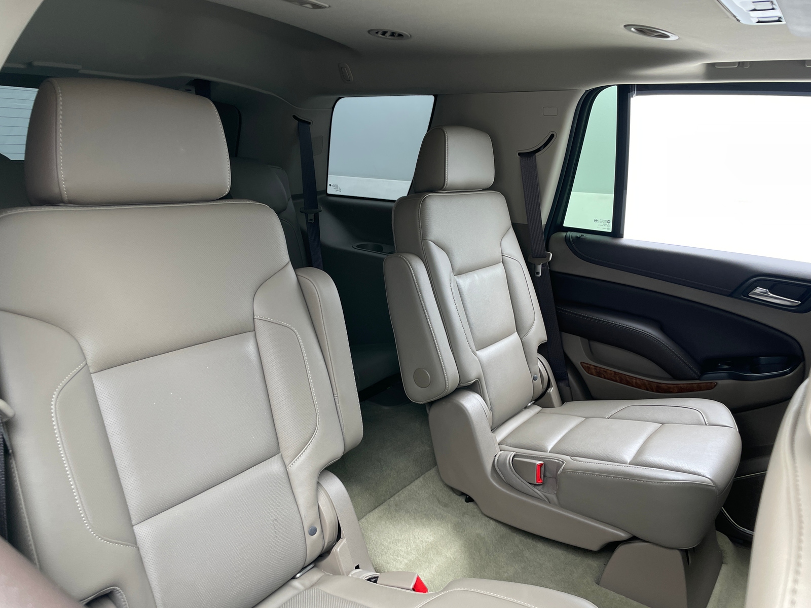 Thumbnail: 2017 Chevrolet Tahoe - 5