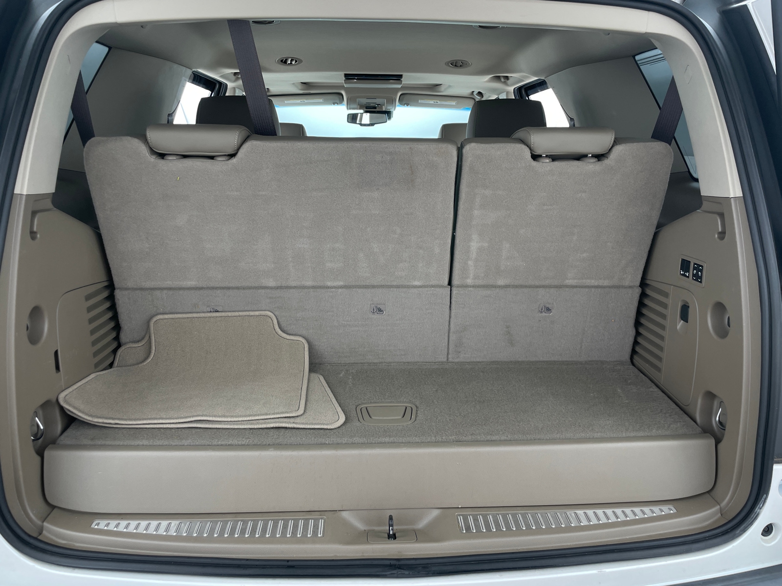 Thumbnail: 2017 Chevrolet Tahoe - 6