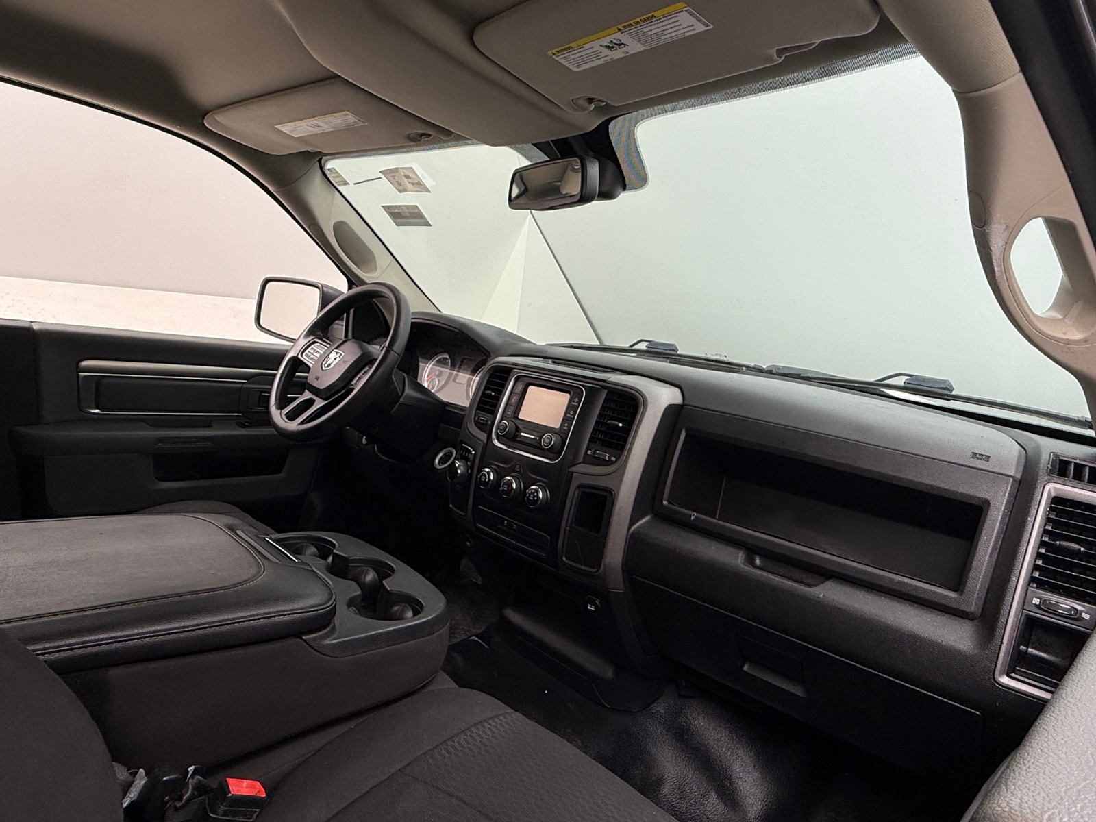 Thumbnail: 2020 RAM 1500 Classic - 3