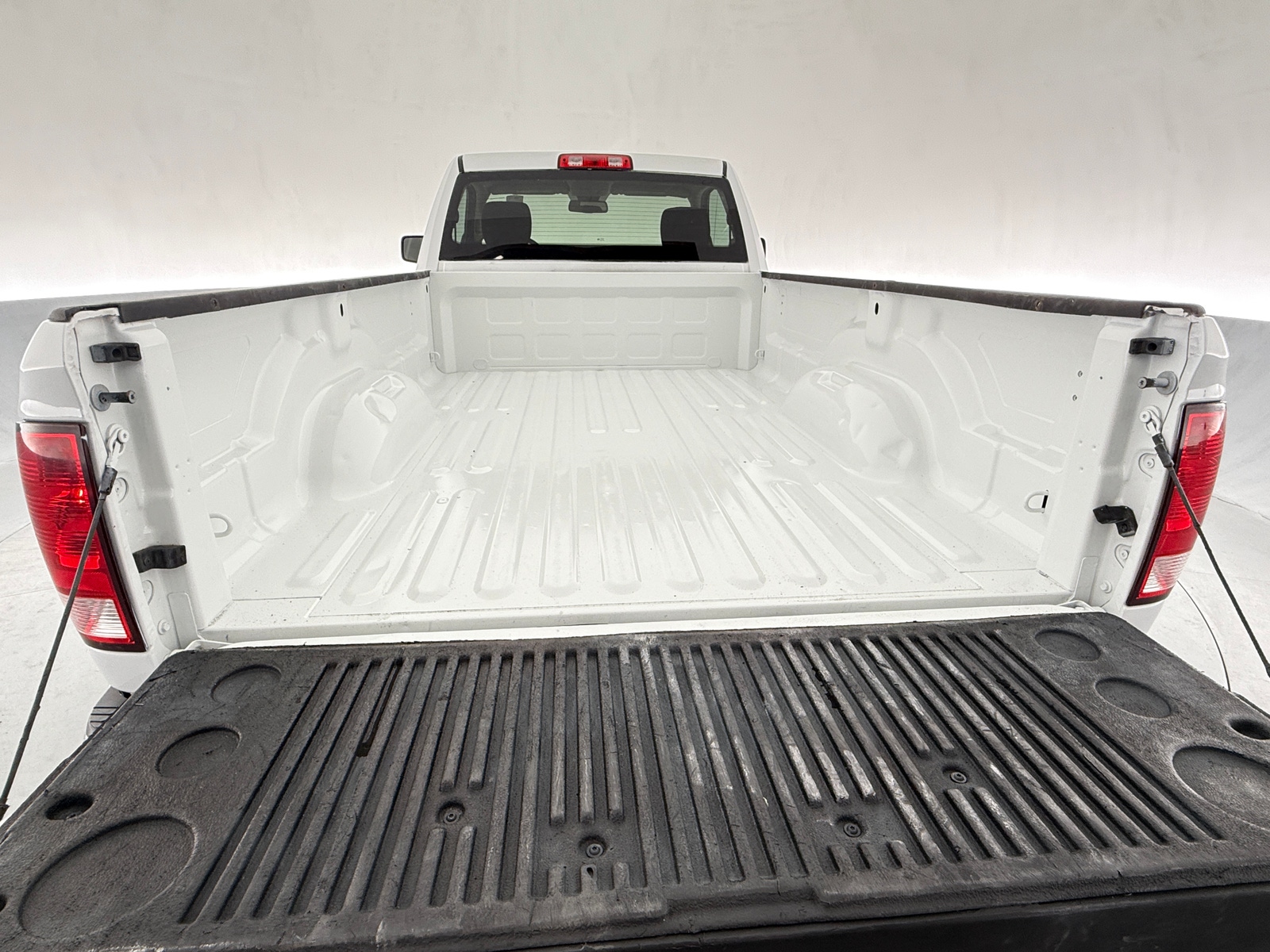 Thumbnail: 2020 RAM 1500 Classic - 6