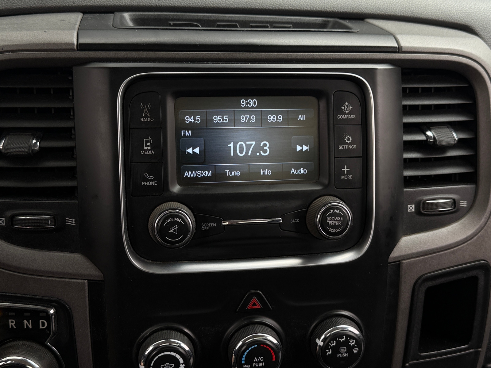 Thumbnail: 2020 RAM 1500 Classic - 4