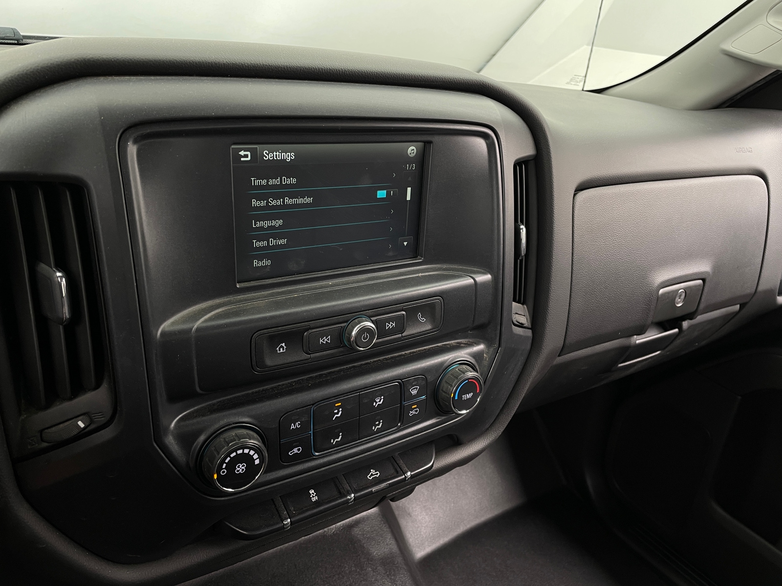 Thumbnail: 2019 Chevrolet Silverado 1500 - 4