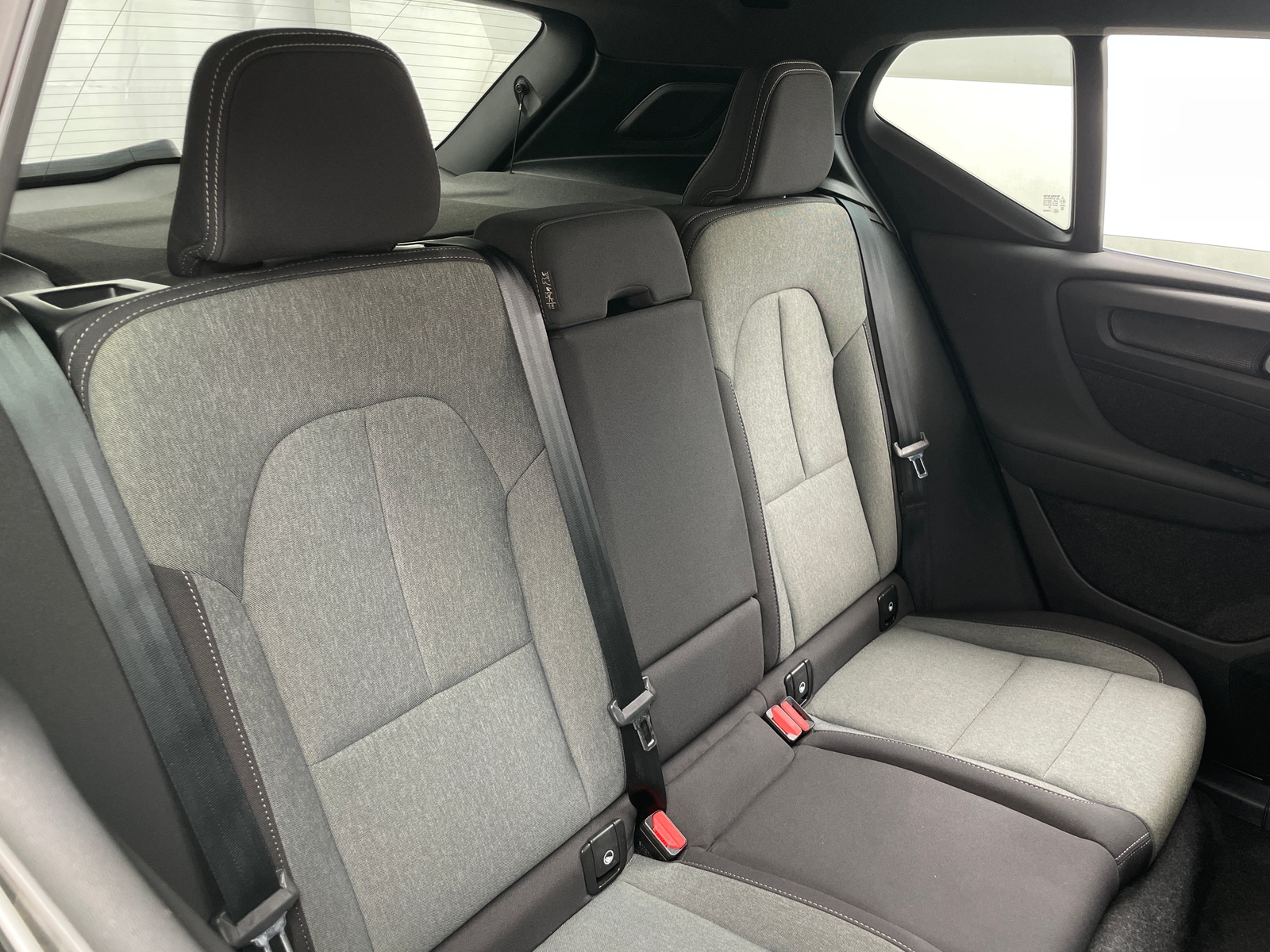 Thumbnail: 2024 Volvo XC40 - 6