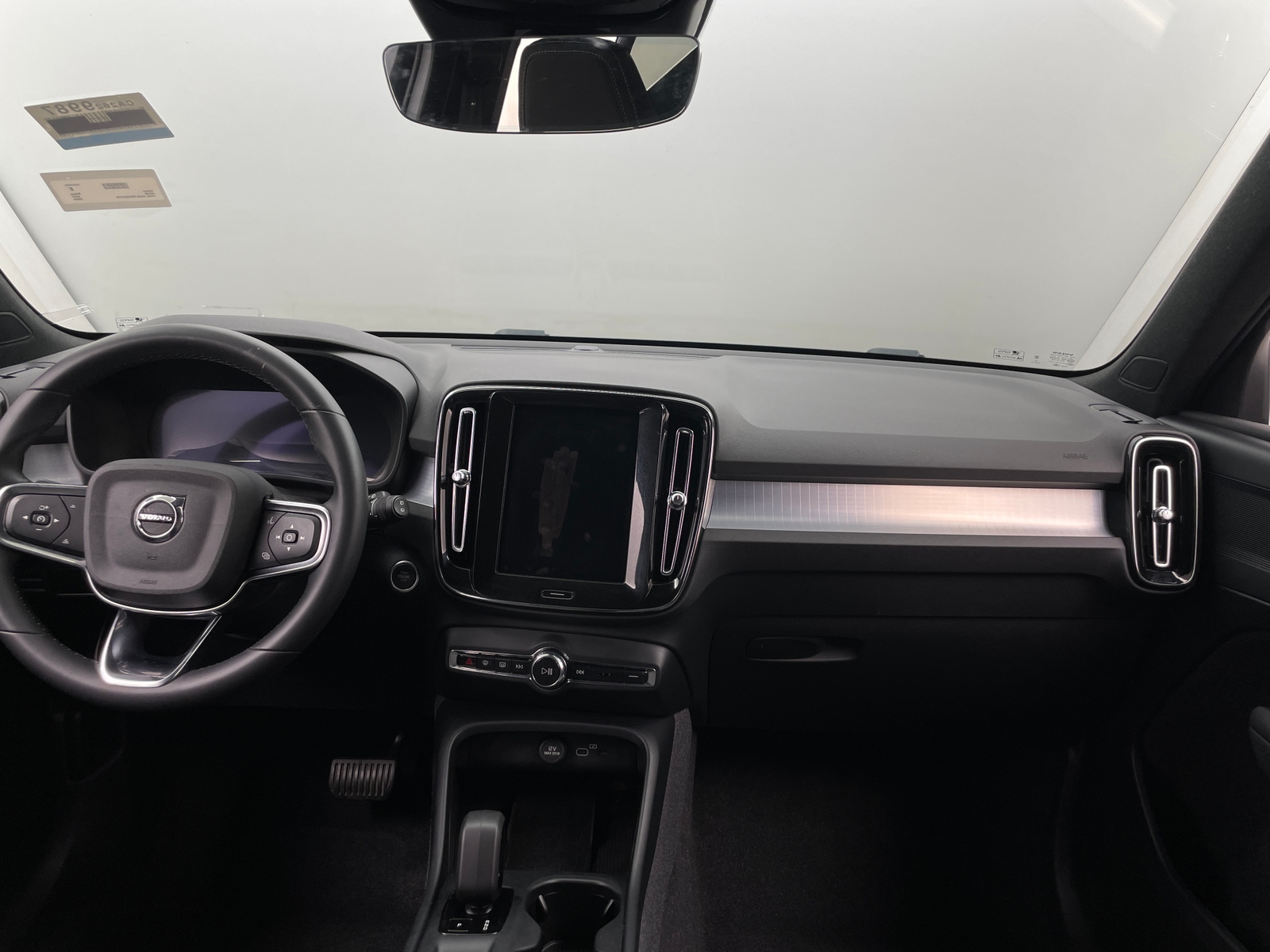 Thumbnail: 2024 Volvo XC40 - 3