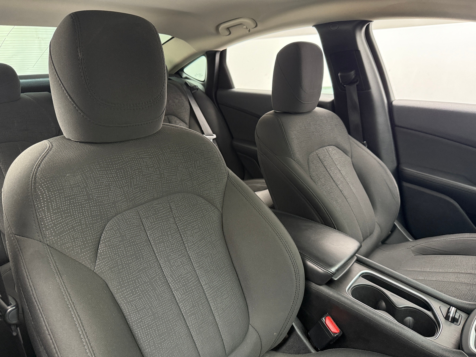 Thumbnail: 2016 Chrysler 200 - 2