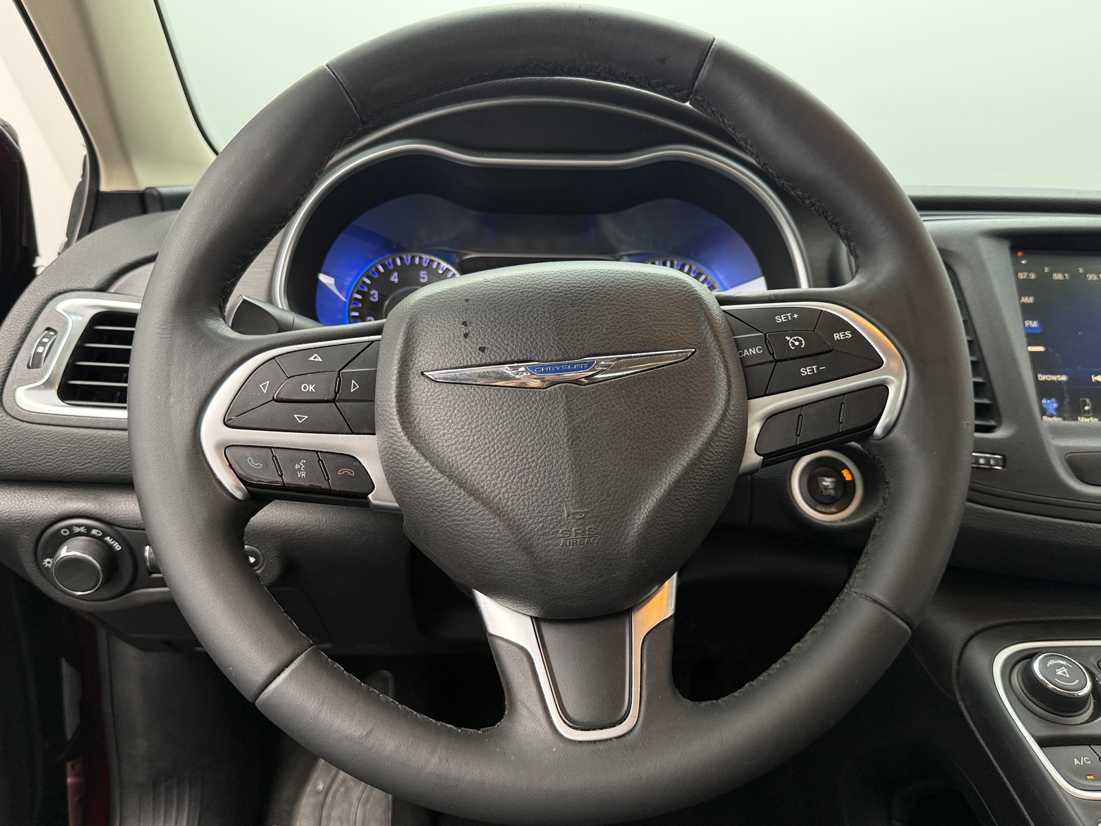 Thumbnail: 2016 Chrysler 200 - 5