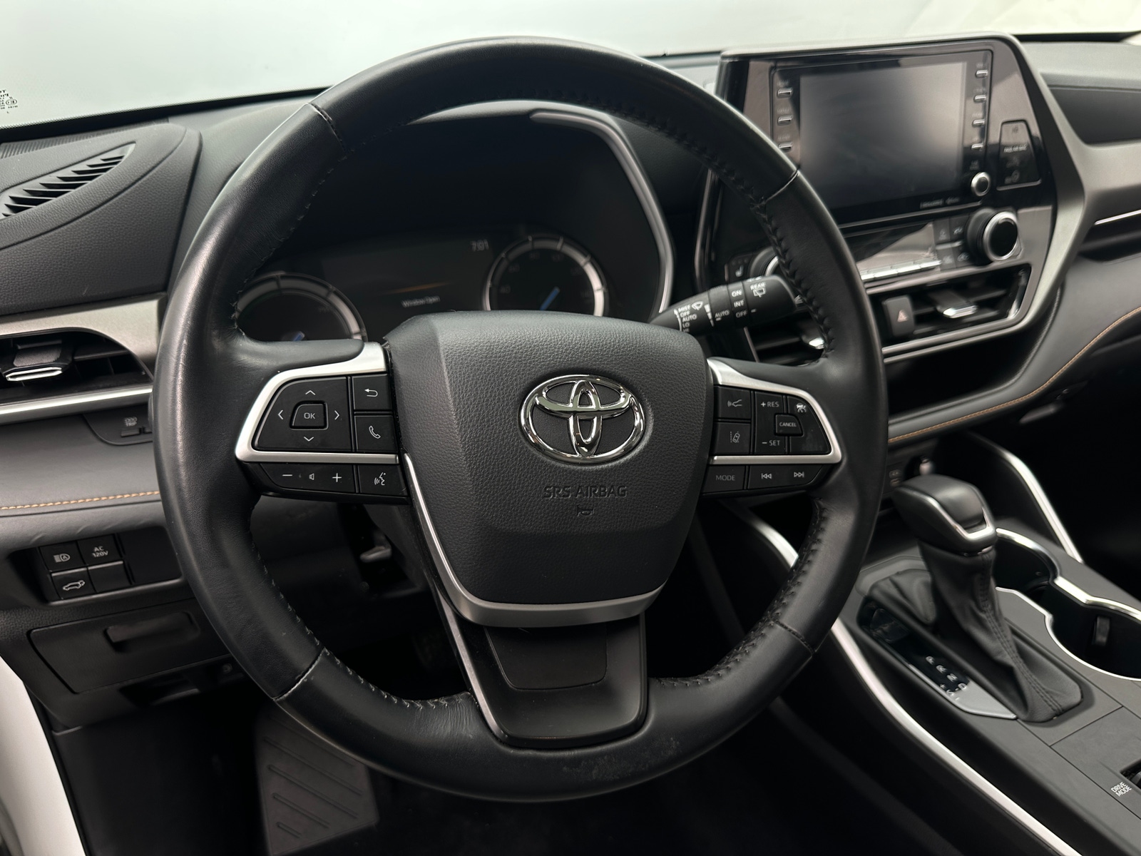 Thumbnail: 2022 Toyota Highlander - 5
