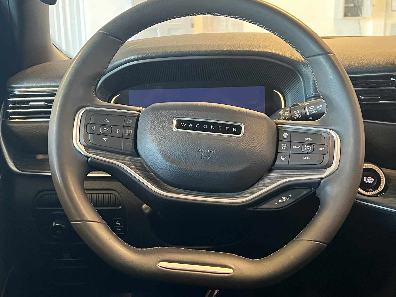 Thumbnail: 2024 Jeep Wagoneer - 4