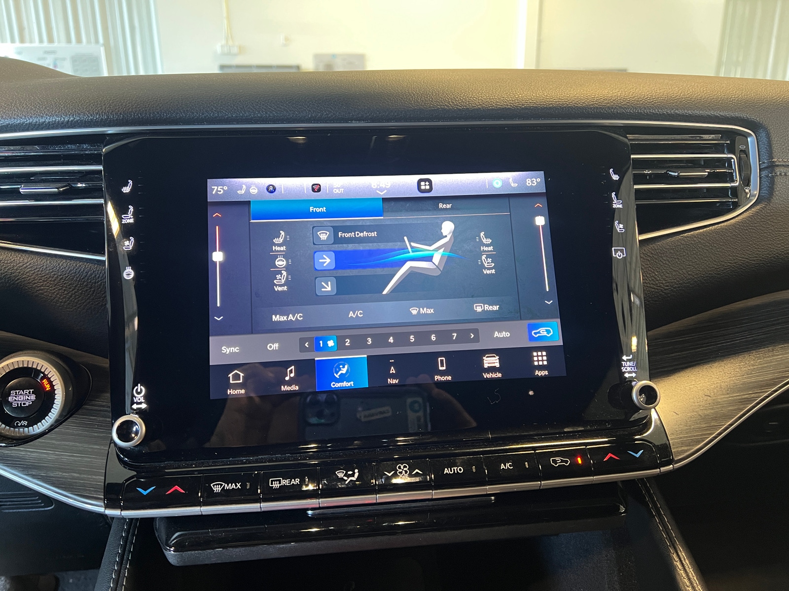 Thumbnail: 2024 Jeep Wagoneer - 3