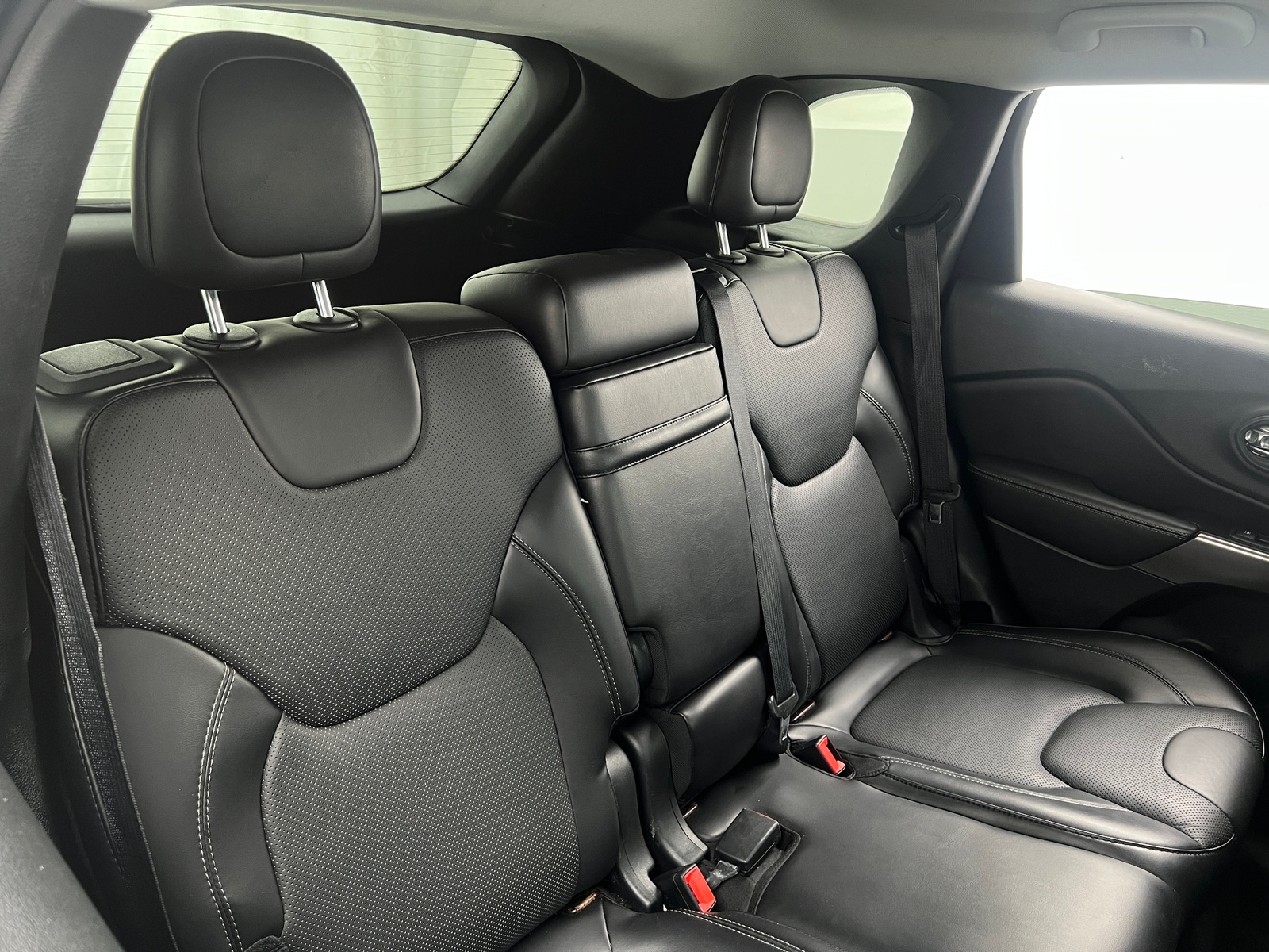 Thumbnail: 2019 Jeep Cherokee - 5