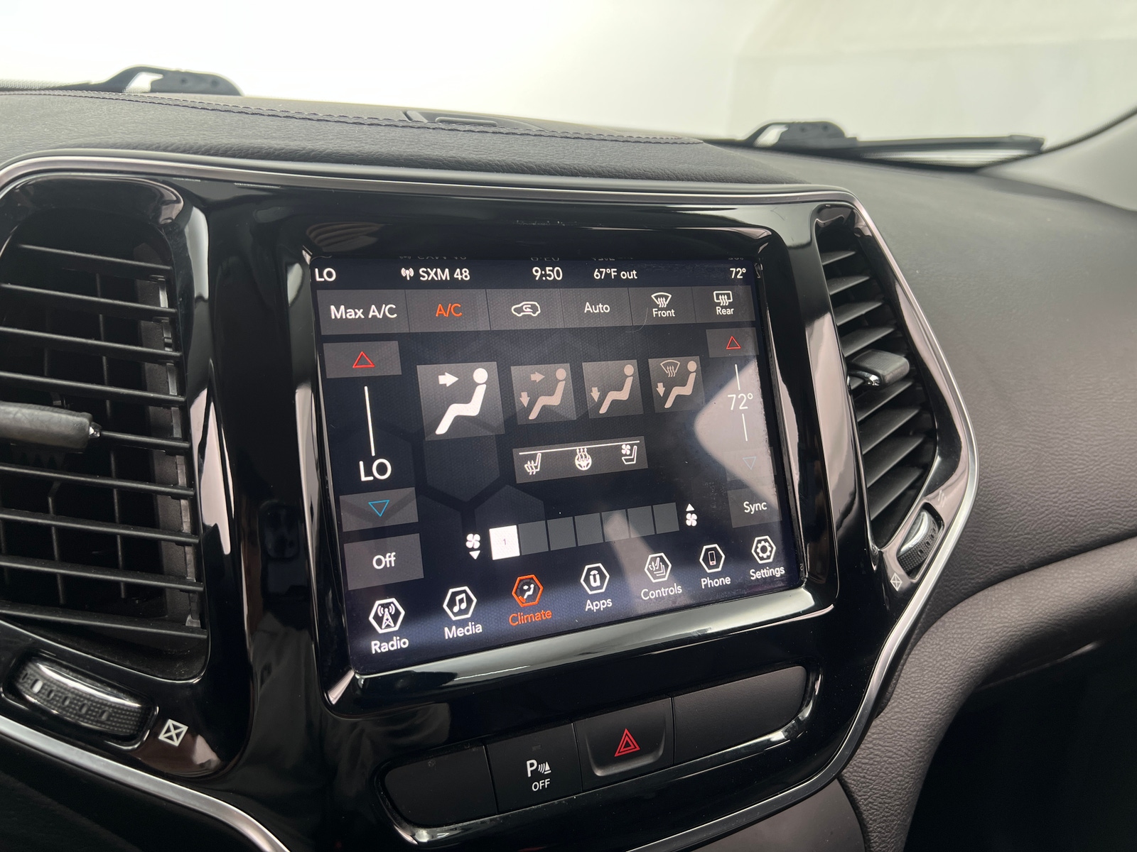 Thumbnail: 2019 Jeep Cherokee - 3