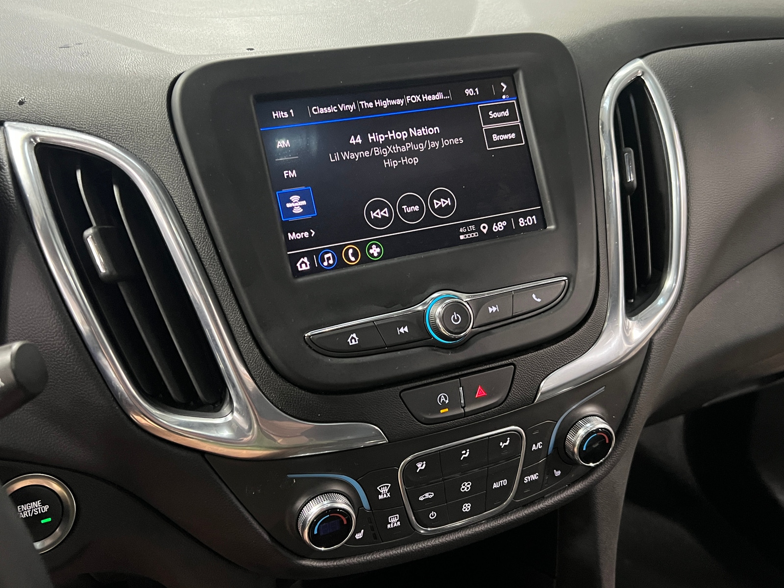 Thumbnail: 2023 Chevrolet Equinox - 4