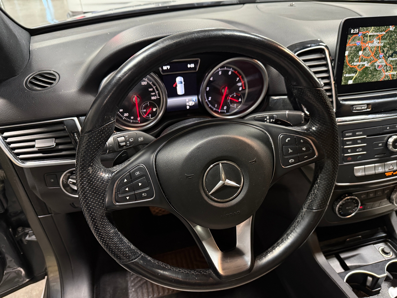 Thumbnail: 2017 Mercedes-Benz GLE - 4