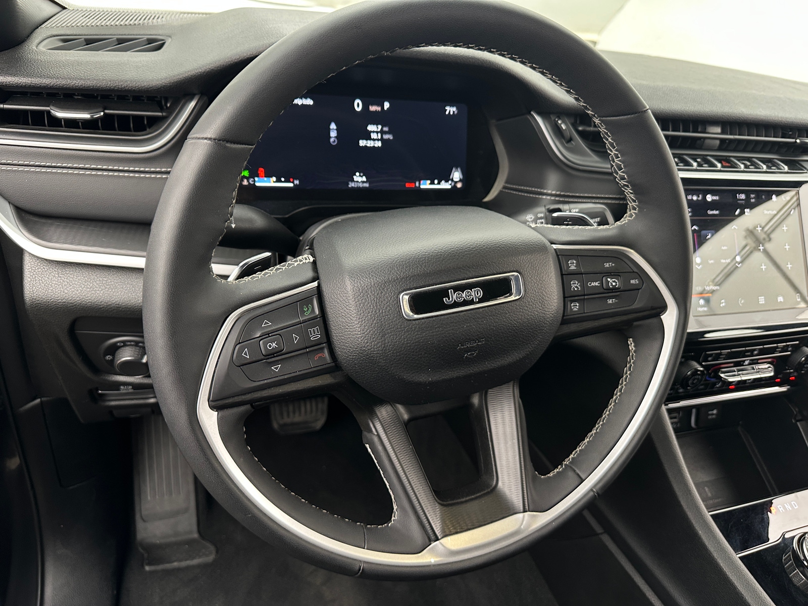 Thumbnail: 2024 Jeep Grand Cherokee L - 5