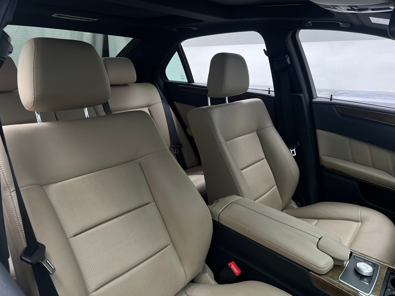 Thumbnail: 2010 Mercedes-Benz E-Class - 2