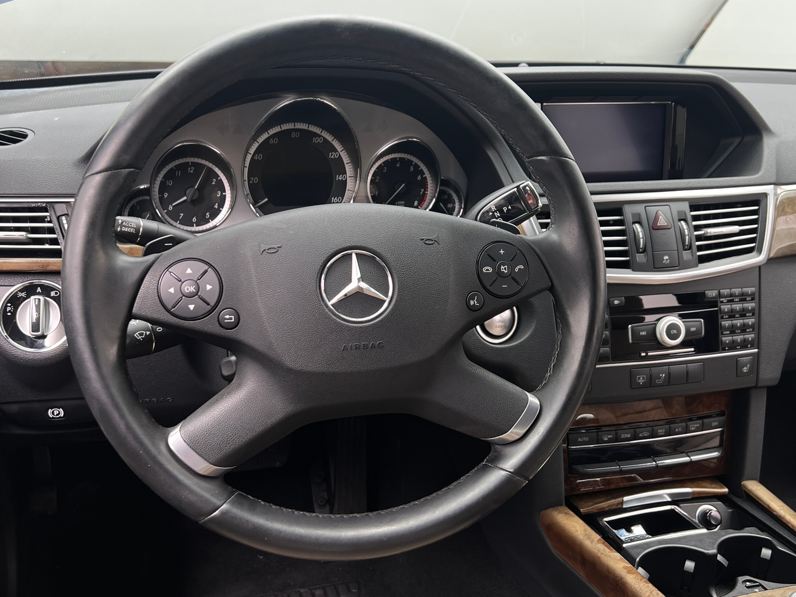 Thumbnail: 2010 Mercedes-Benz E-Class - 5