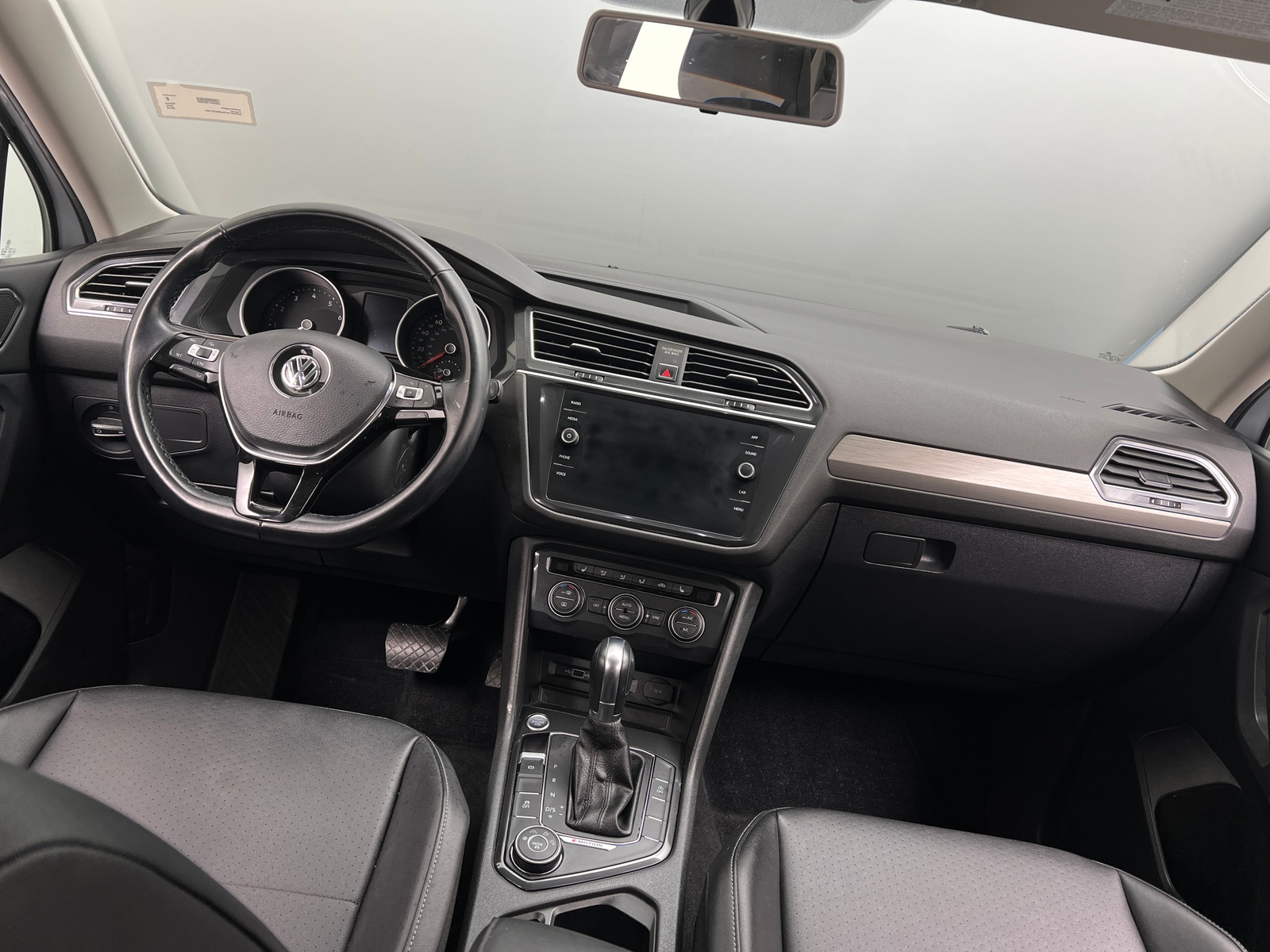 Thumbnail: 2018 Volkswagen Tiguan - 2