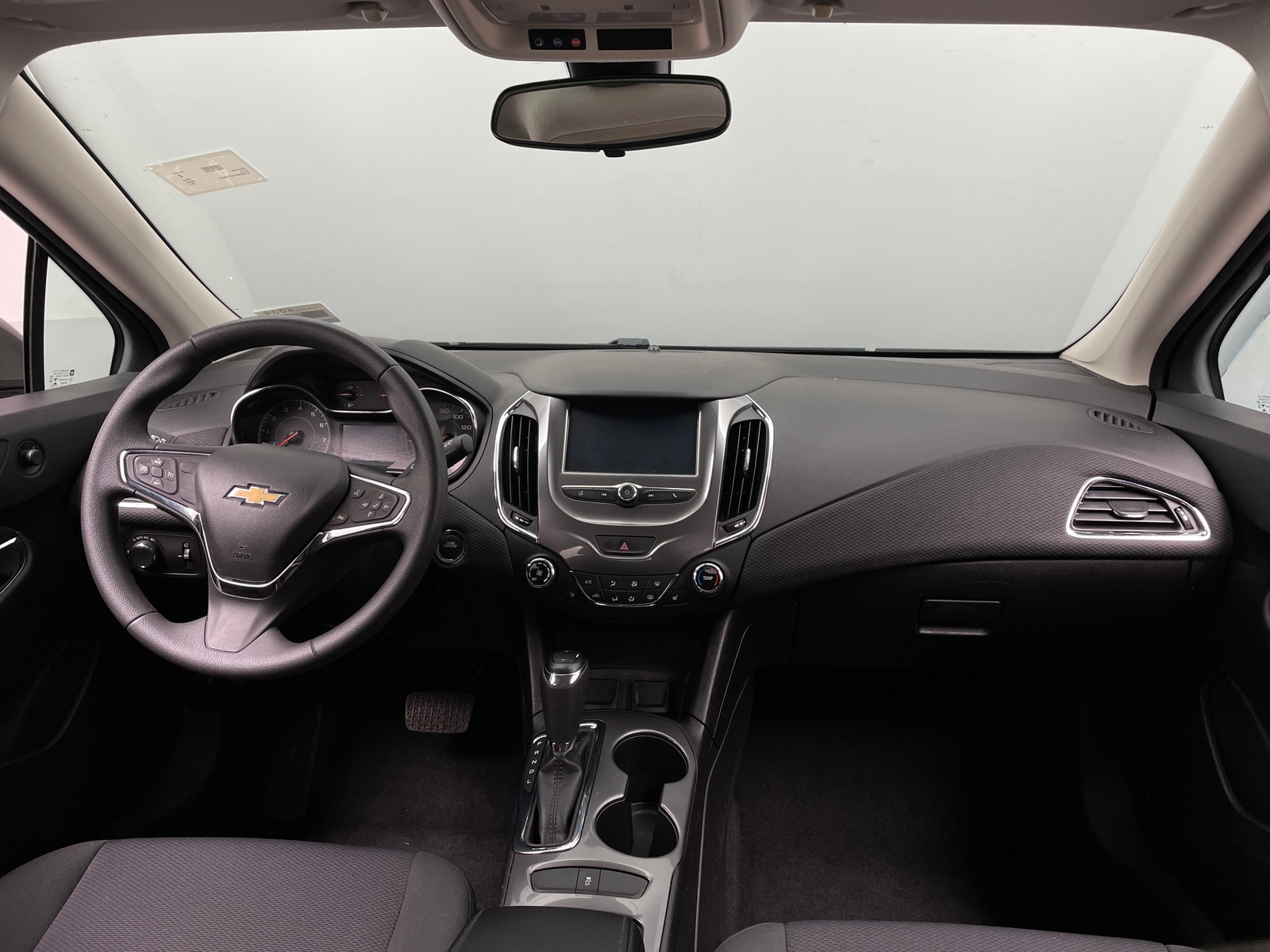 Thumbnail: 2017 Chevrolet Cruze - 3