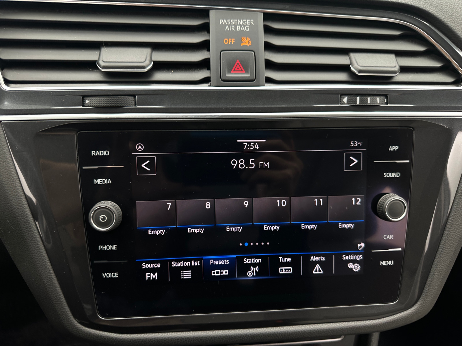 Thumbnail: 2021 Volkswagen Tiguan - 3