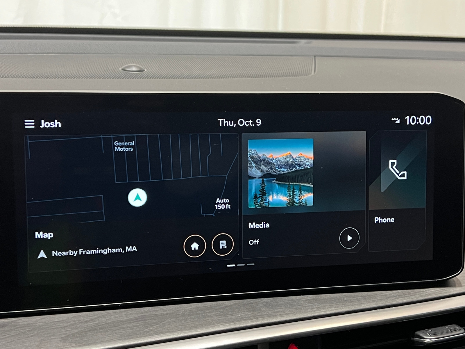 Thumbnail: 2024 Kia Sorento - 3