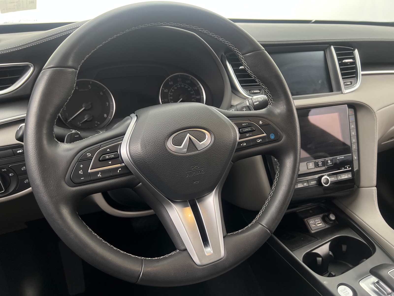 Thumbnail: 2024 INFINITI QX50 - 4