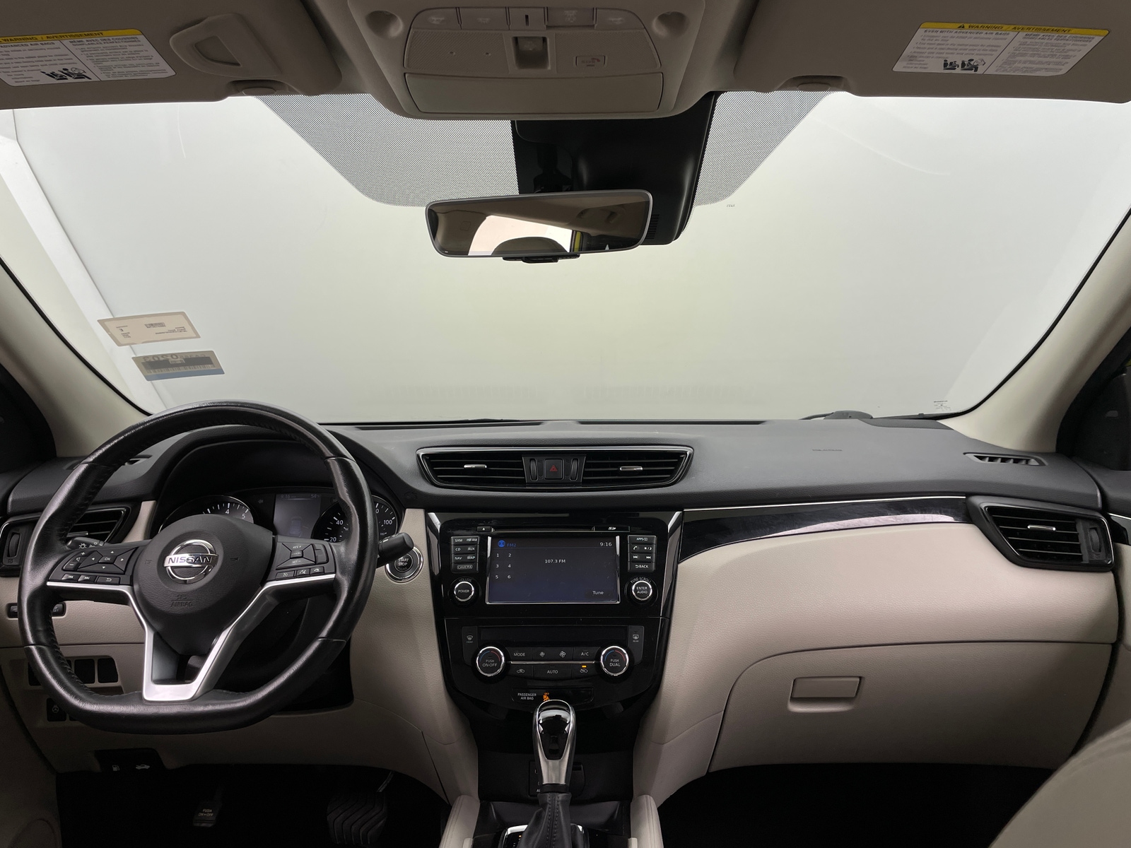 Thumbnail: 2017 Nissan Rogue Sport - 2