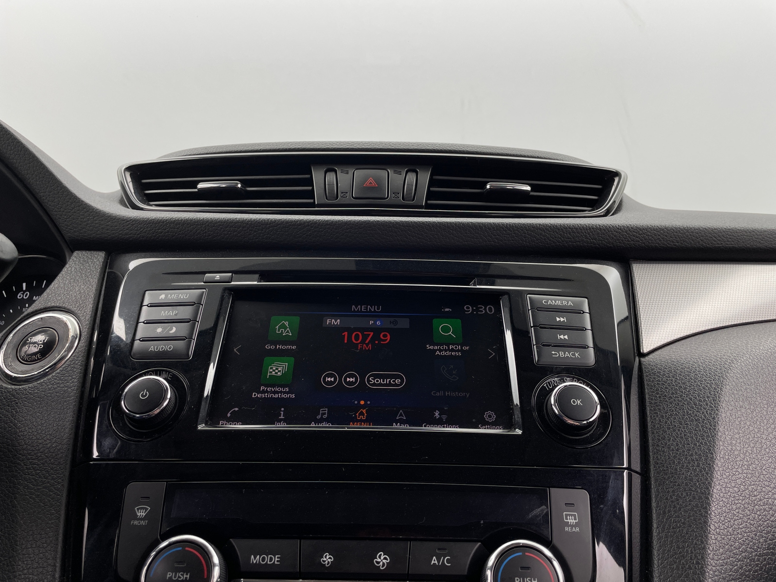 Thumbnail: 2020 Nissan Rogue Sport - 3