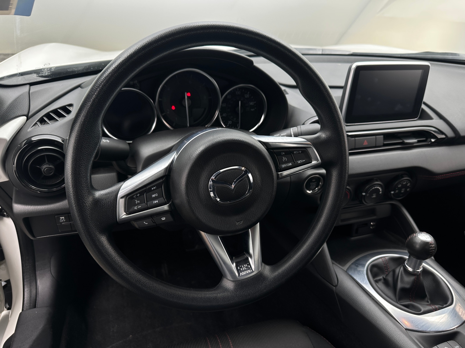 Thumbnail: 2016 Mazda MX-5 Miata - 5