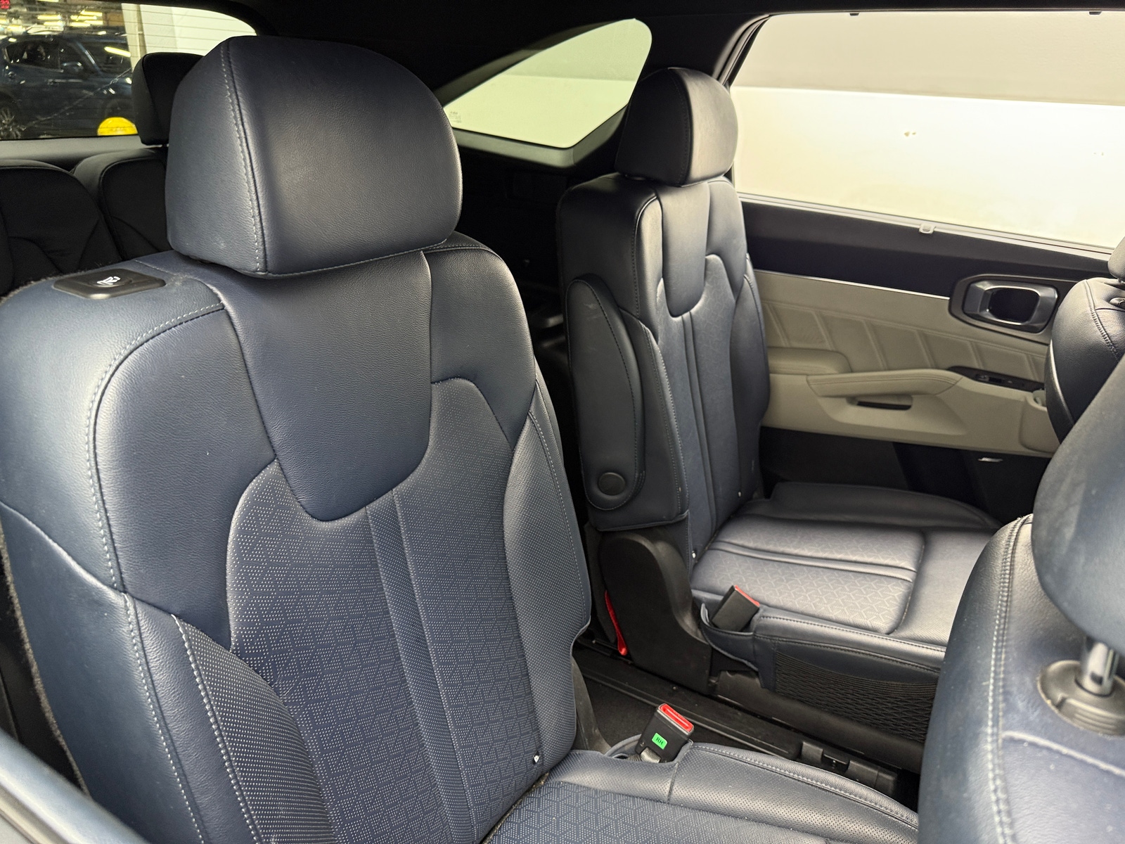 Thumbnail: 2023 Kia Sorento - 5