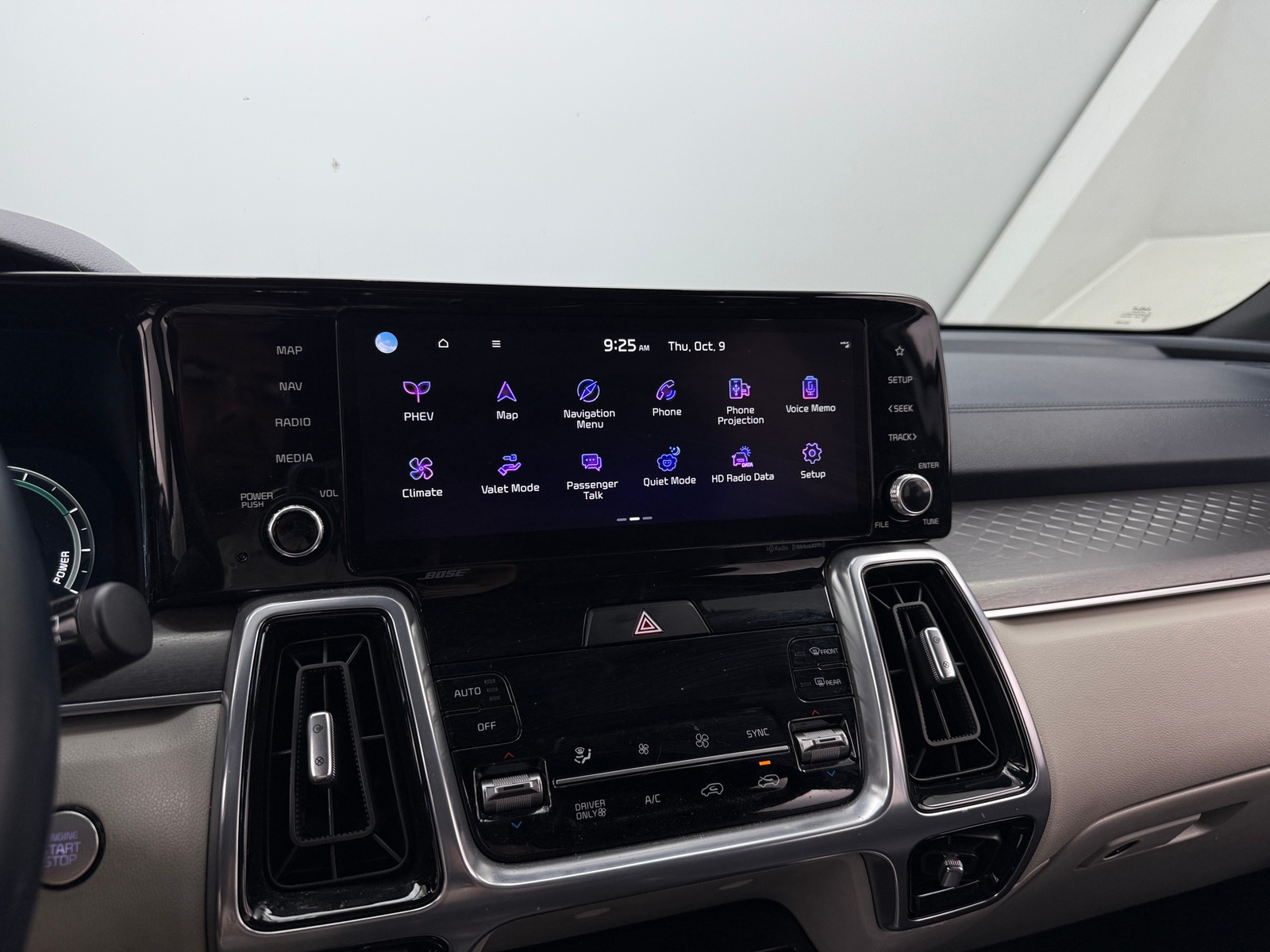 Thumbnail: 2023 Kia Sorento - 3
