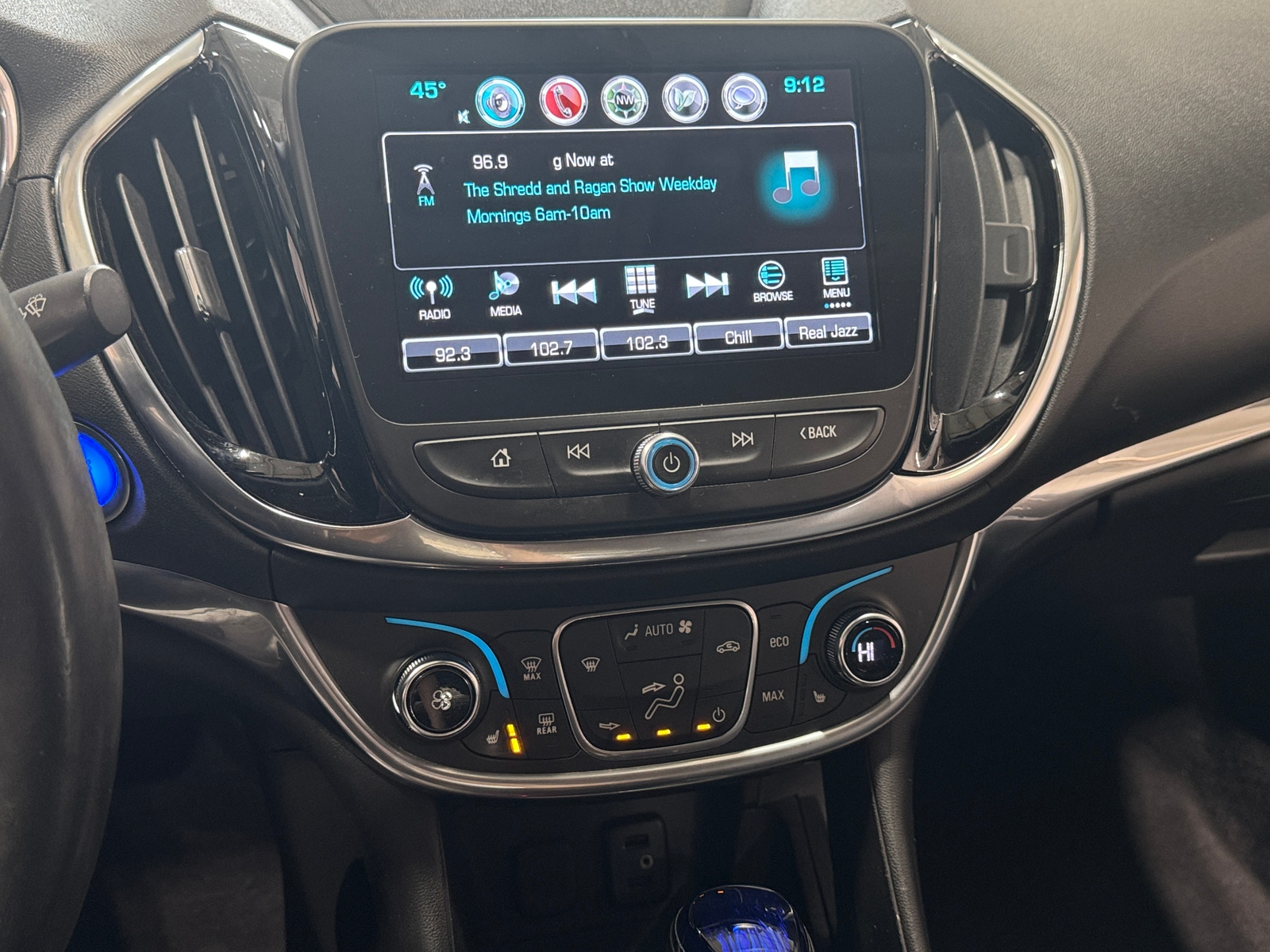 Thumbnail: 2017 Chevrolet Volt - 3