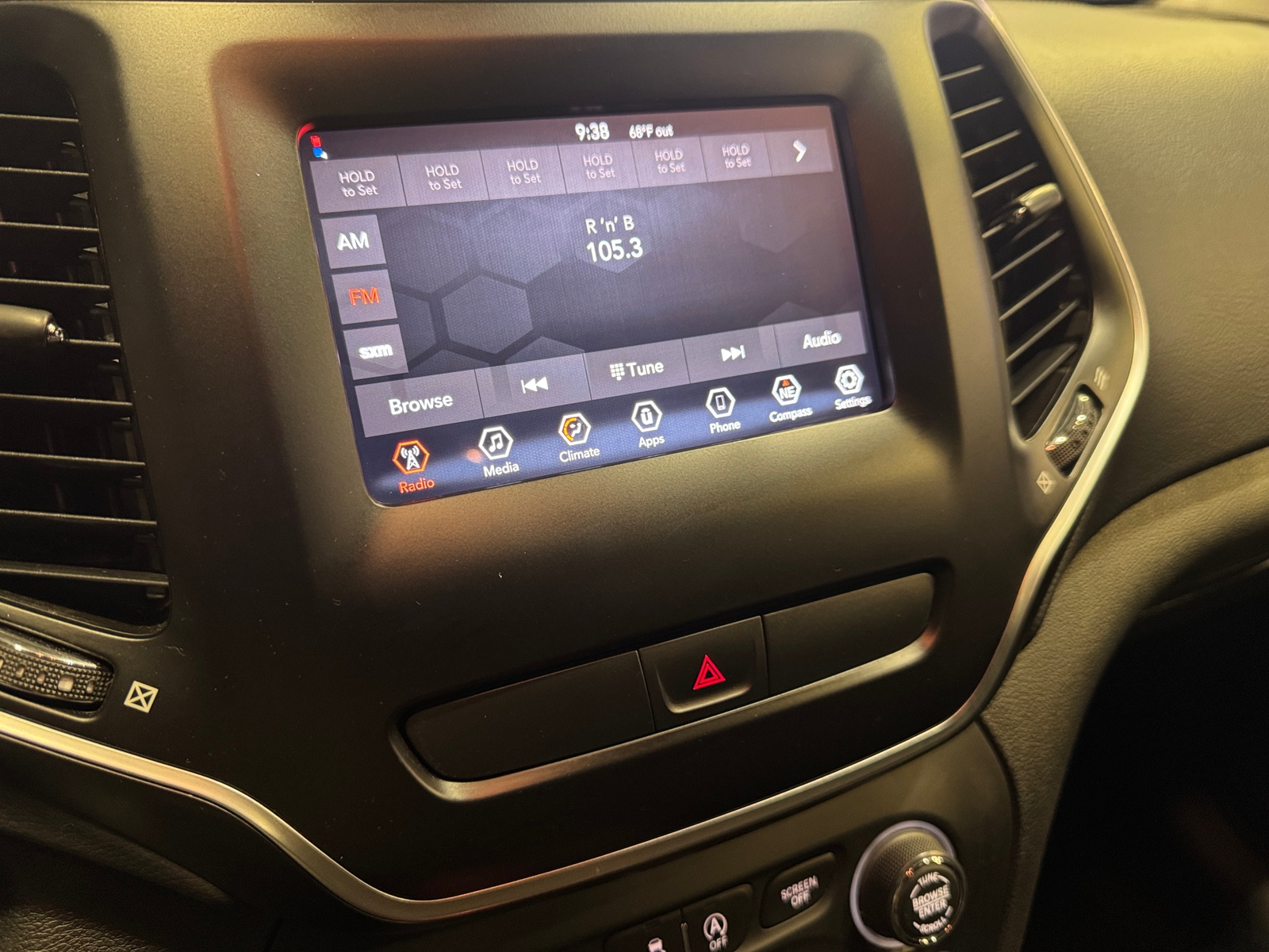 Thumbnail: 2020 Jeep Cherokee - 4