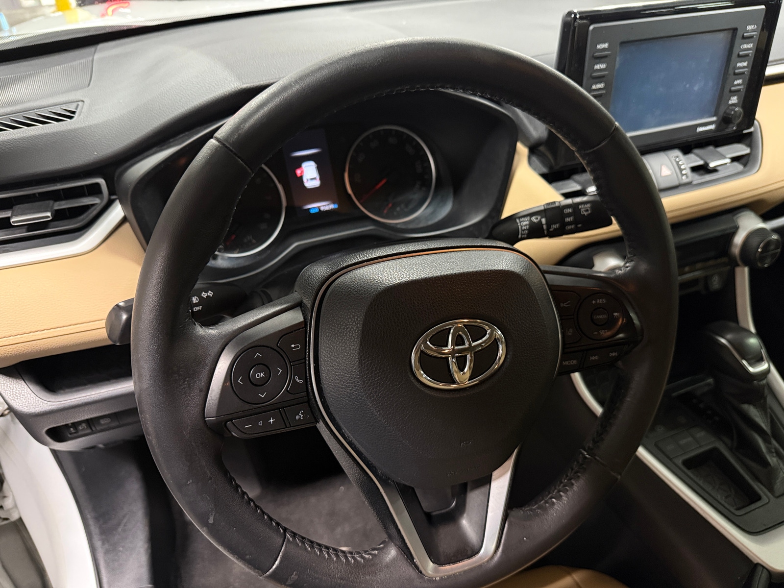 Thumbnail: 2020 Toyota RAV4 - 4