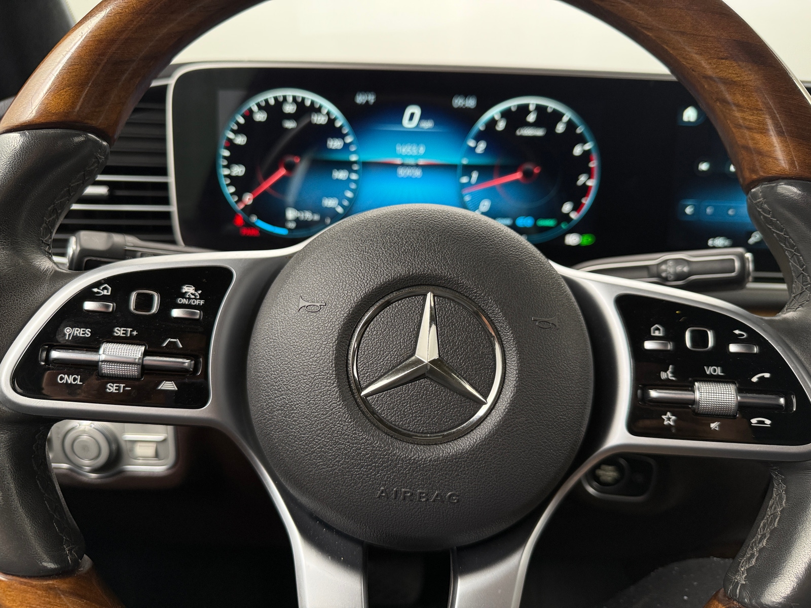 Thumbnail: 2020 Mercedes-Benz GLS - 4