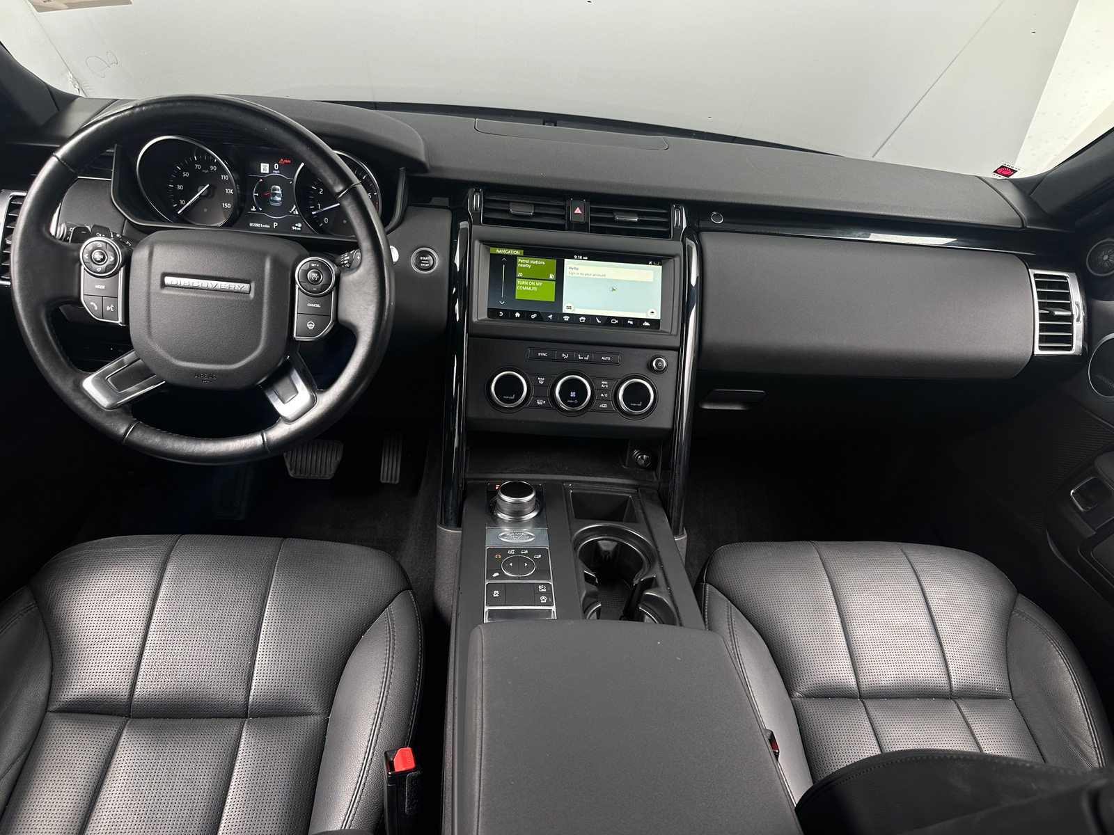 Thumbnail: 2018 Land Rover Discovery - 2
