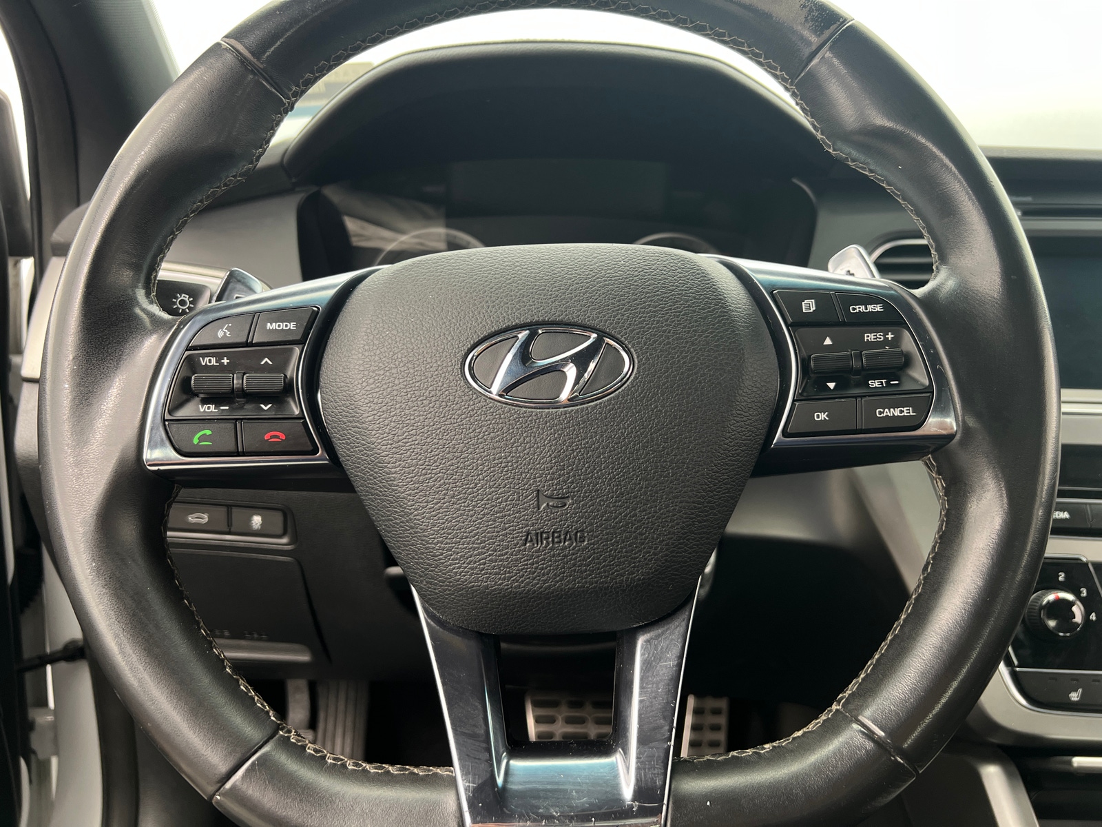 Thumbnail: 2017 Hyundai Sonata - 4