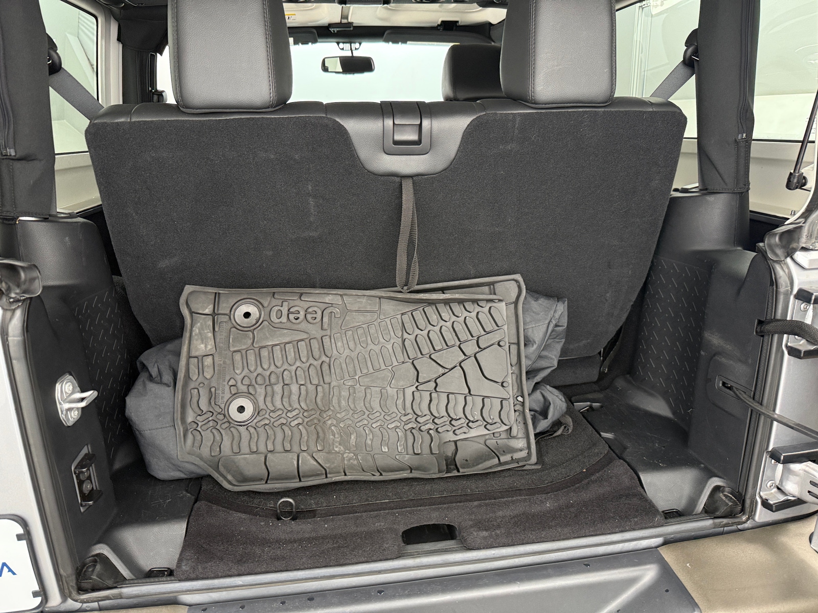 Thumbnail: 2016 Jeep Wrangler - 6