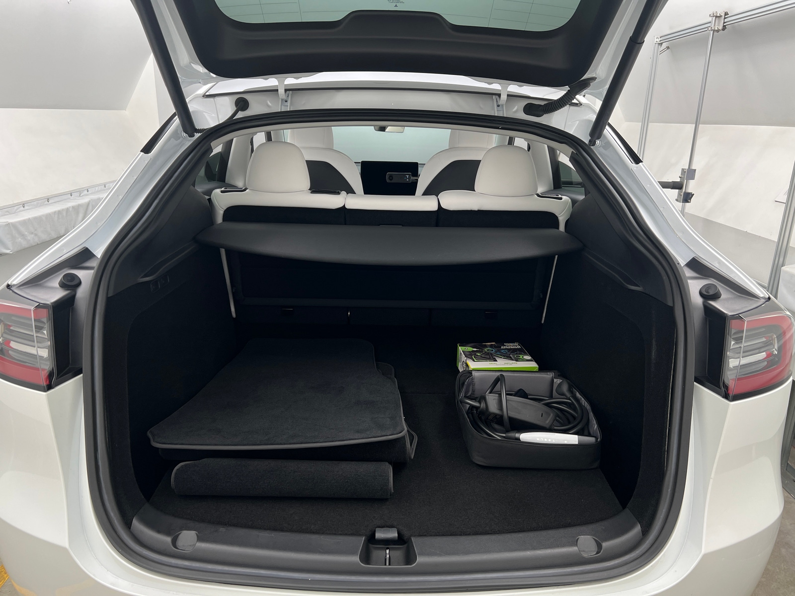 Thumbnail: 2023 Tesla Model Y - 6