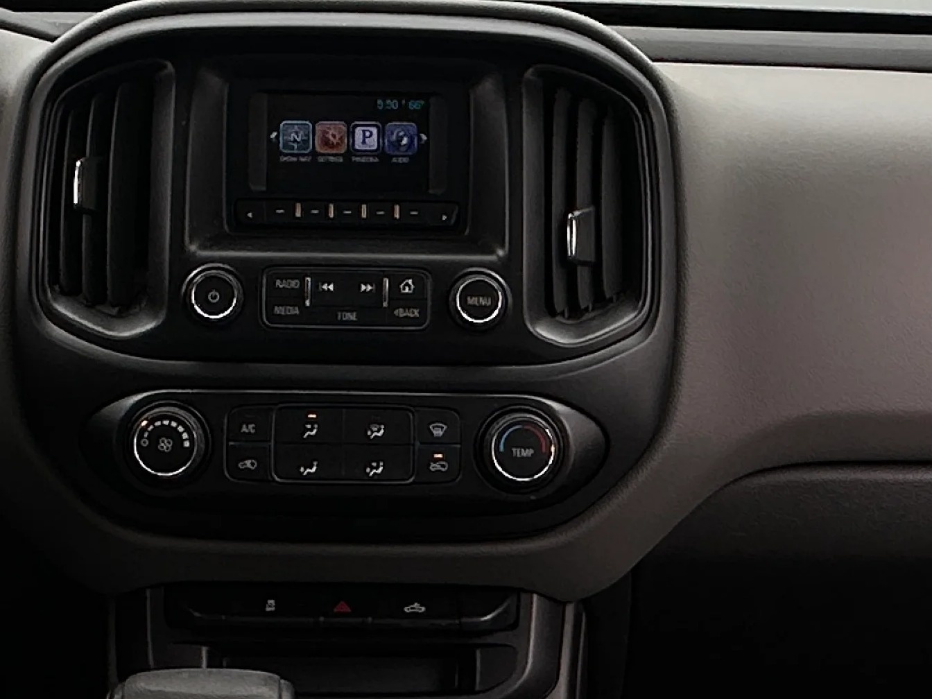 Thumbnail: 2015 Chevrolet Colorado - 3
