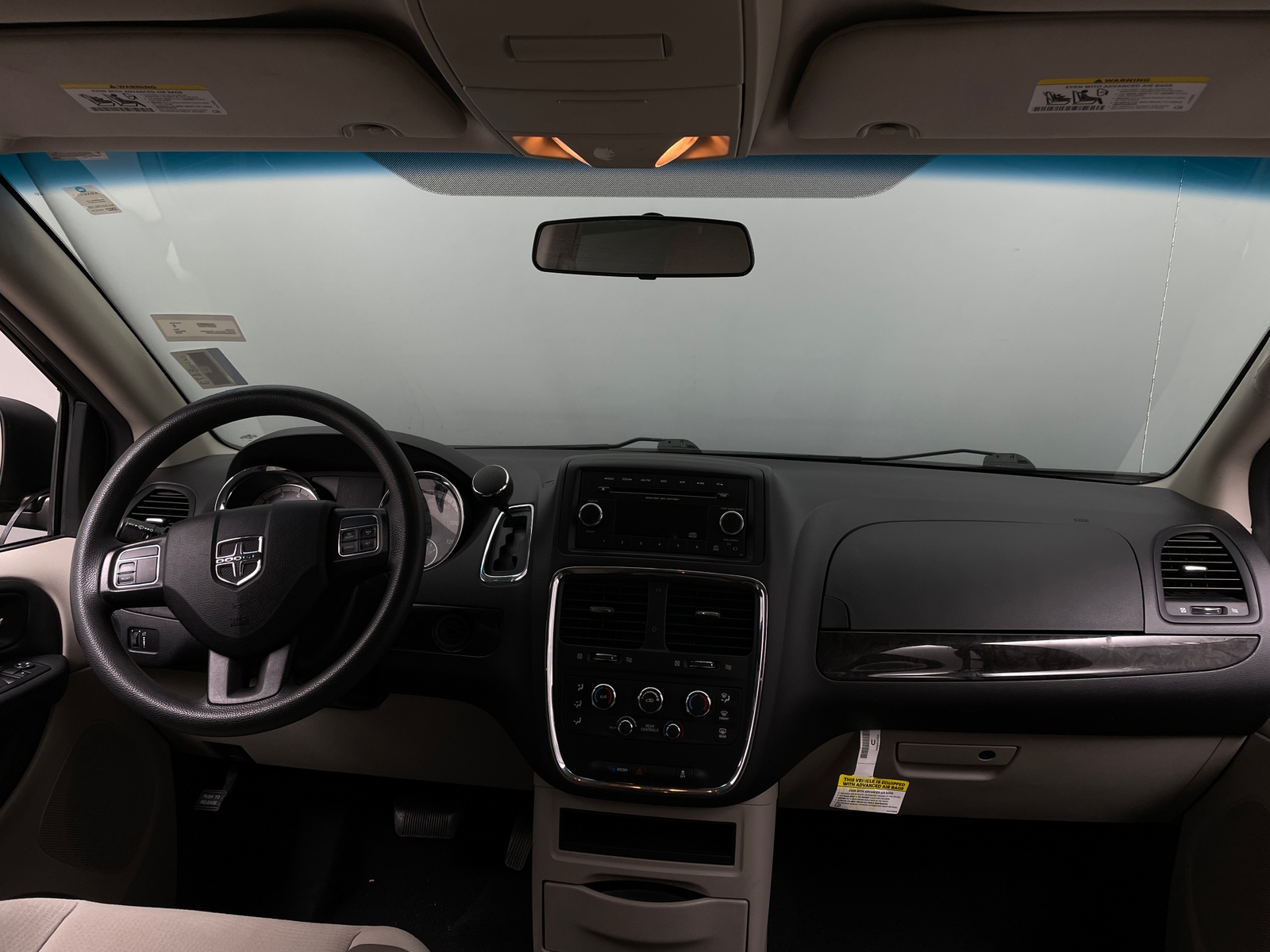 Thumbnail: 2016 Dodge Grand Caravan - 3
