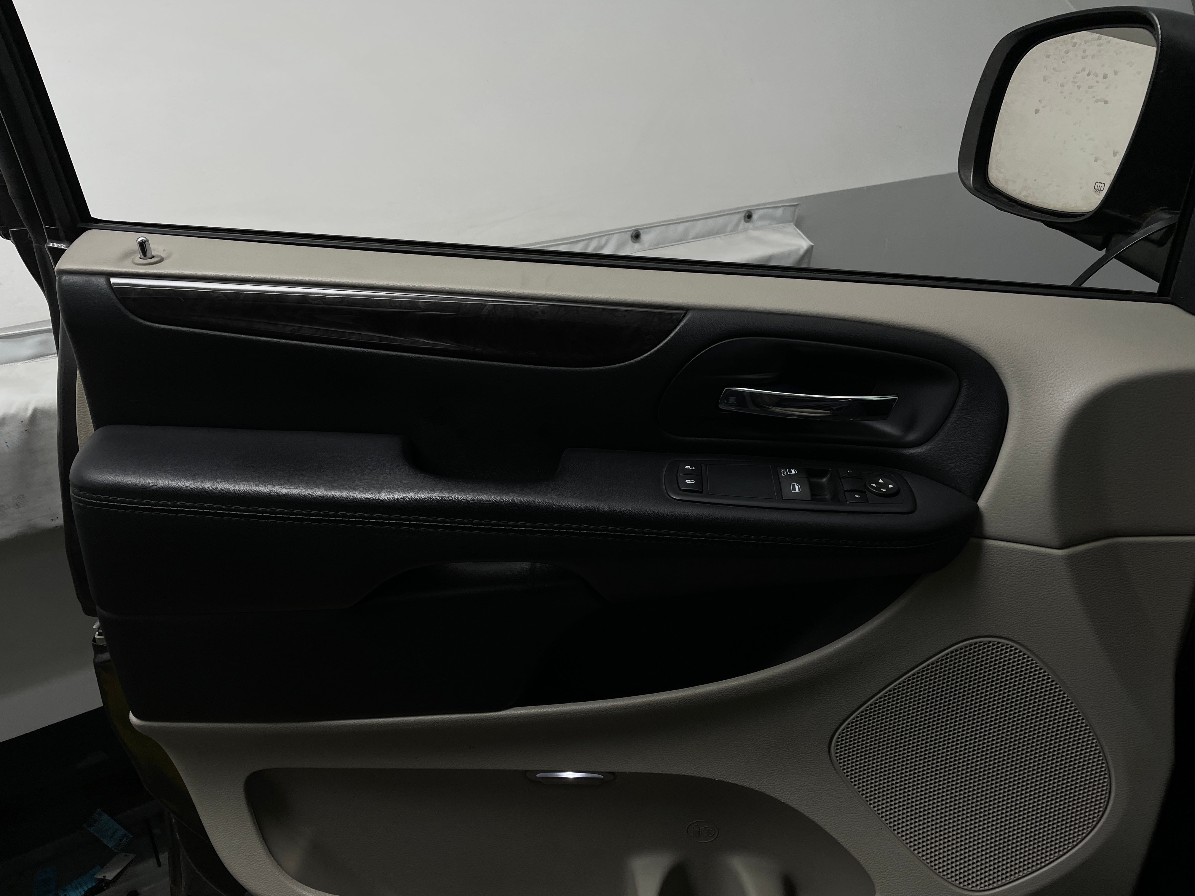 Used 2016 Dodge Grand Caravan SE with VIN 2C4RDGBG4GR340931 for sale in Casa Grande, AZ