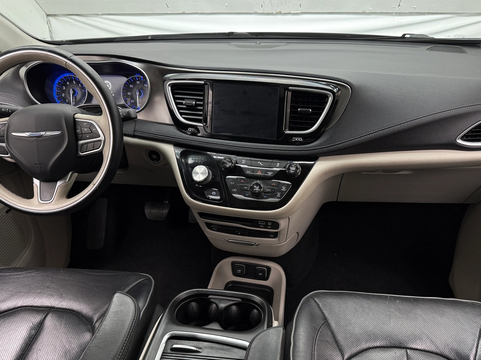 Thumbnail: 2018 Chrysler Pacifica - 2