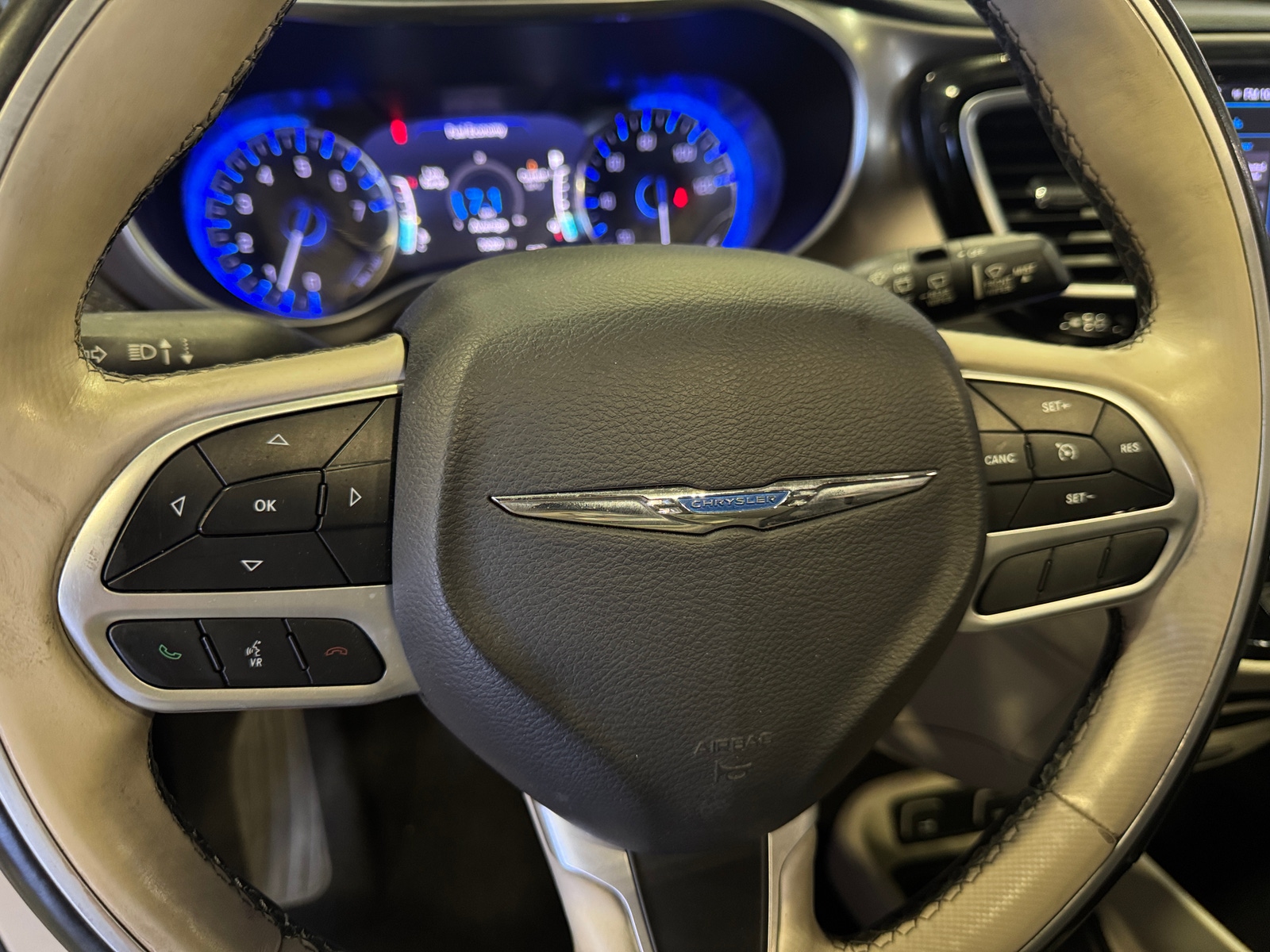 Thumbnail: 2018 Chrysler Pacifica - 4