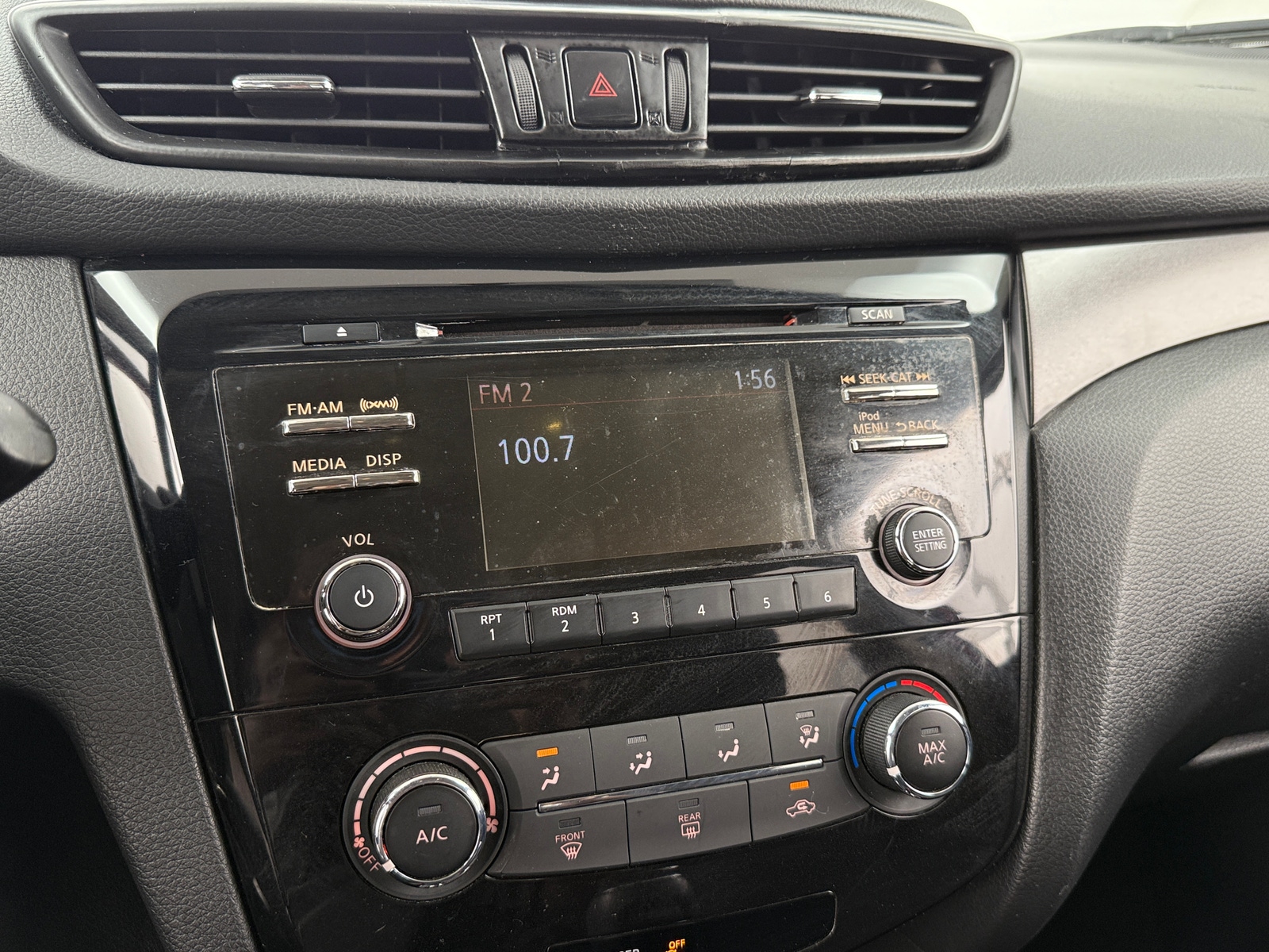 Thumbnail: 2018 Nissan Rogue Sport - 4