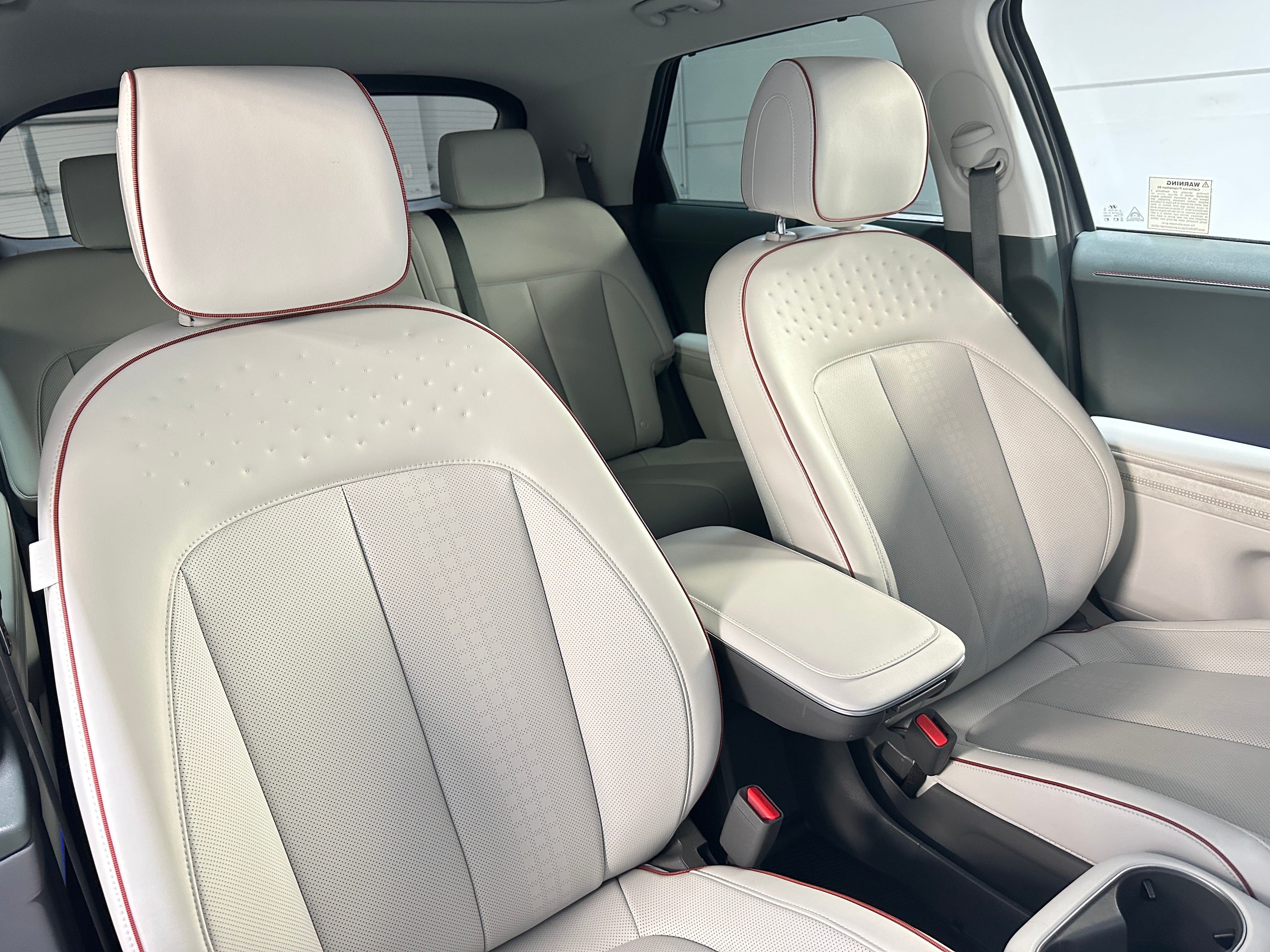 Used 2023 Hyundai IONIQ 5 Limited with VIN KM8KR4AE6PU189915 for sale in Oak Creek, WI