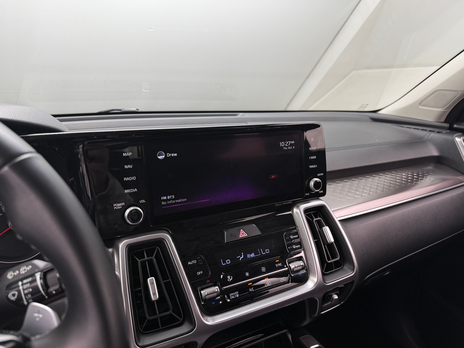 Thumbnail: 2022 Kia Sorento - 3