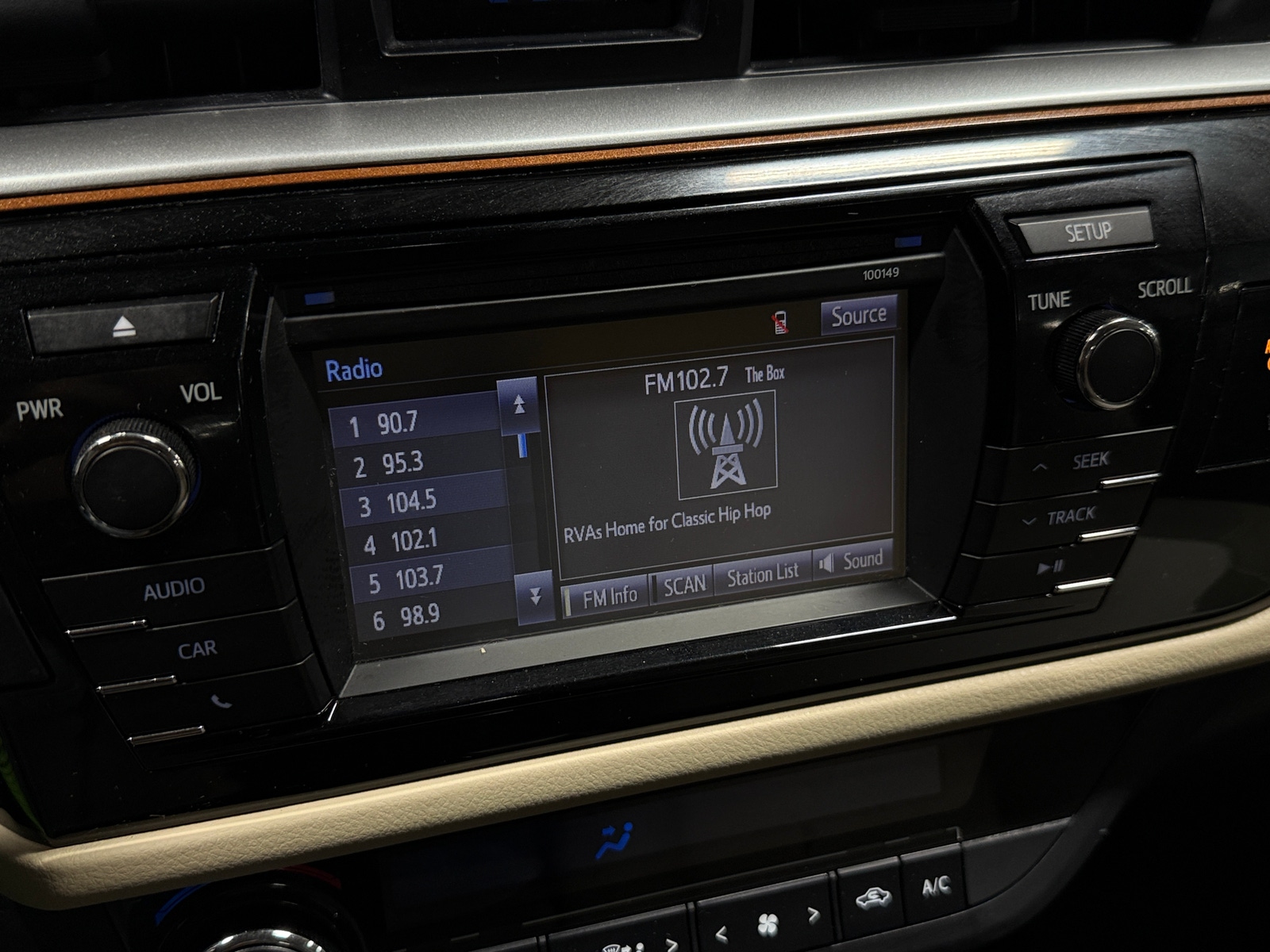 Thumbnail: 2015 Toyota Corolla - 4